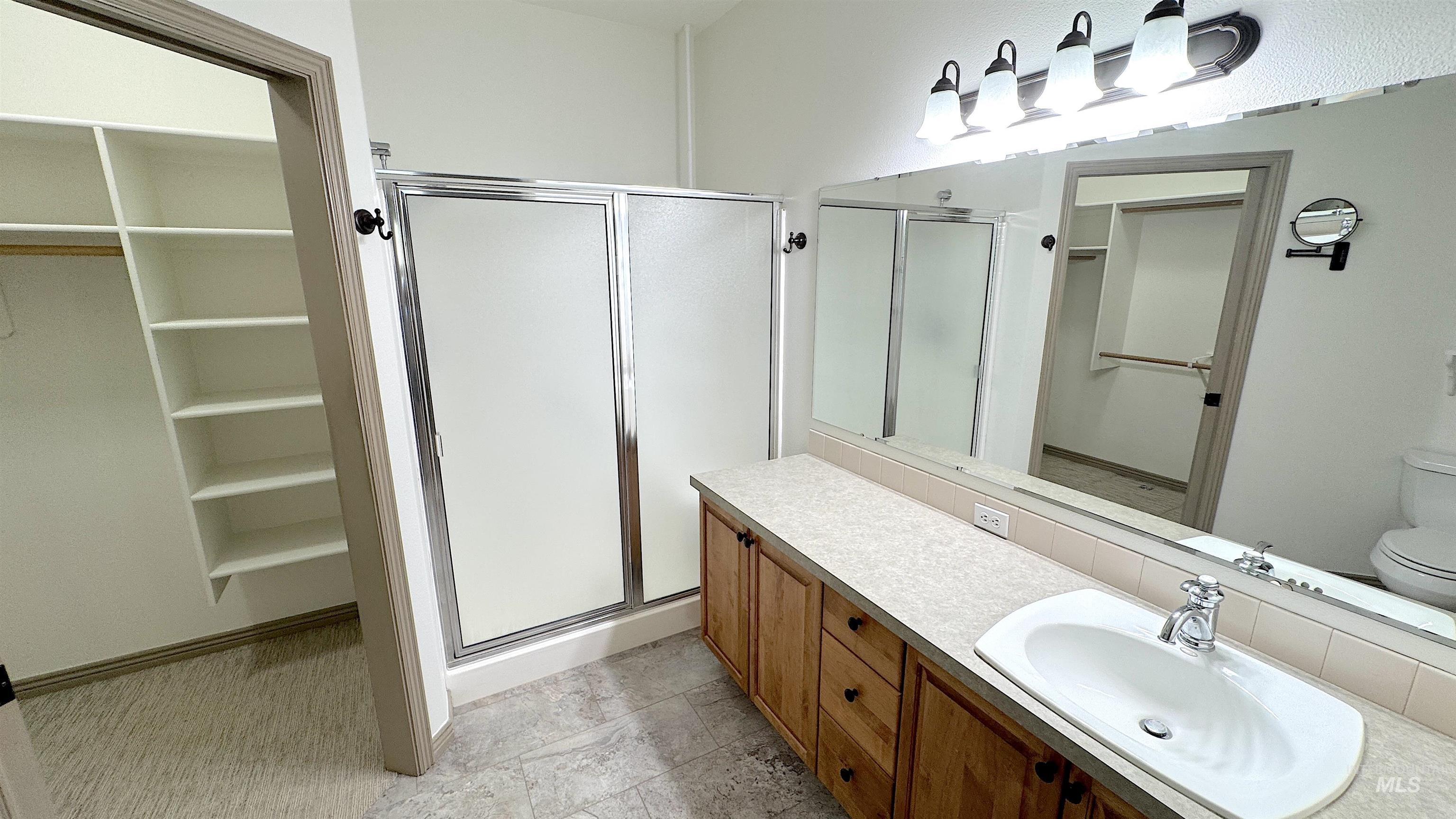 336 S Golden Eagle Lane, Eagle, Idaho 83616, 2 Bedrooms, 2 Bathrooms, Residential For Sale, Price $415,700,MLS 98960203