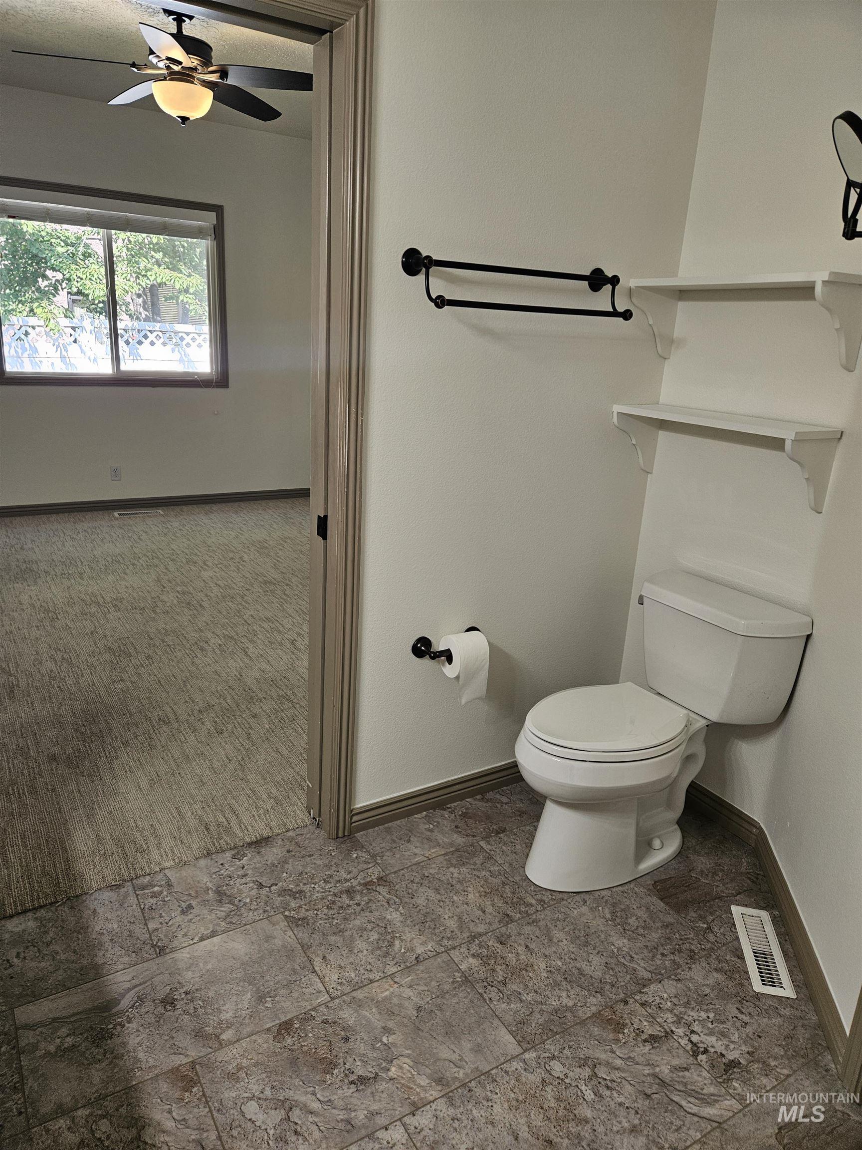 336 S Golden Eagle Lane, Eagle, Idaho 83616, 2 Bedrooms, 2 Bathrooms, Residential For Sale, Price $415,700,MLS 98960203