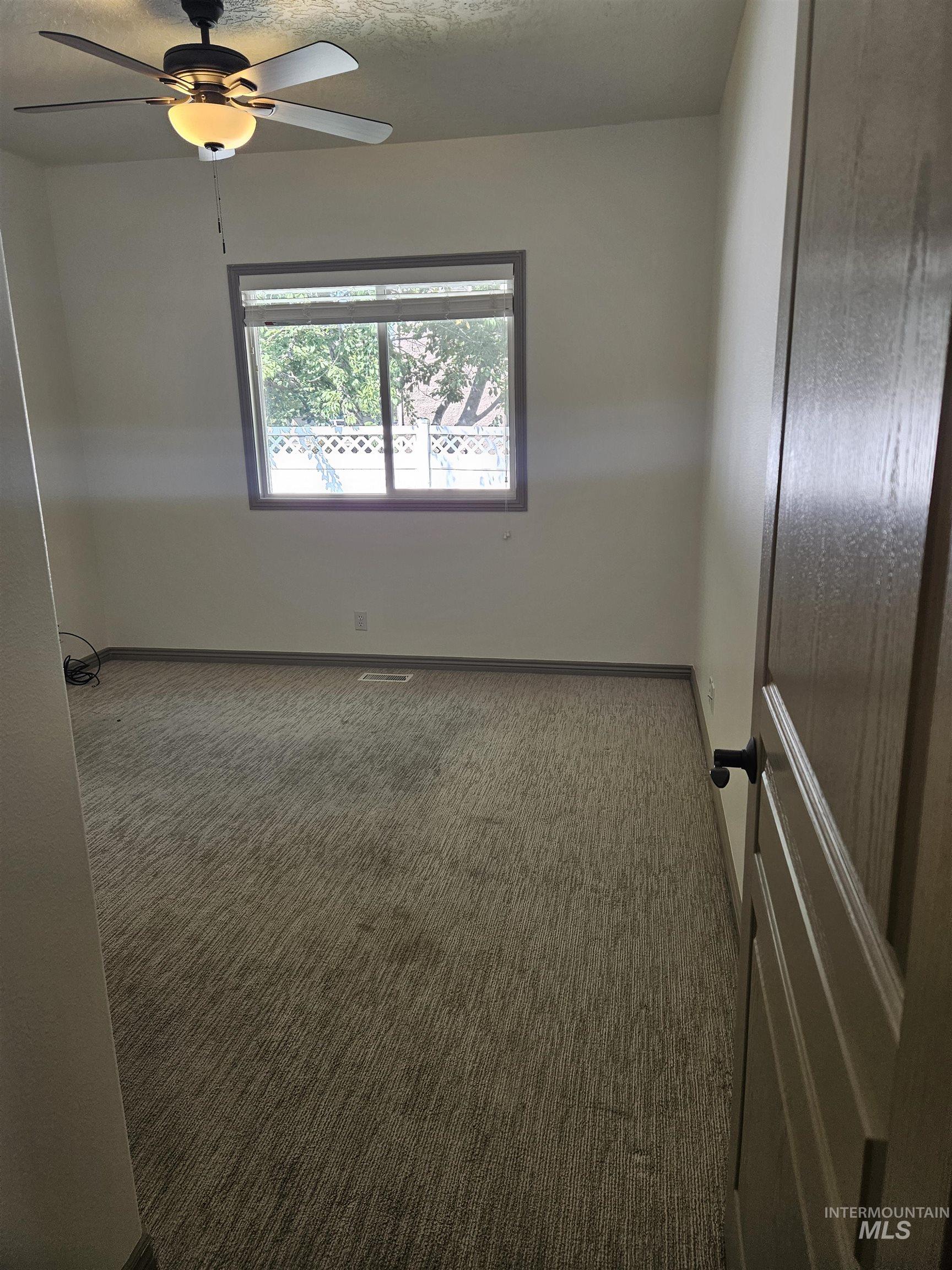 336 S Golden Eagle Lane, Eagle, Idaho 83616, 2 Bedrooms, 2 Bathrooms, Residential For Sale, Price $415,700,MLS 98960203