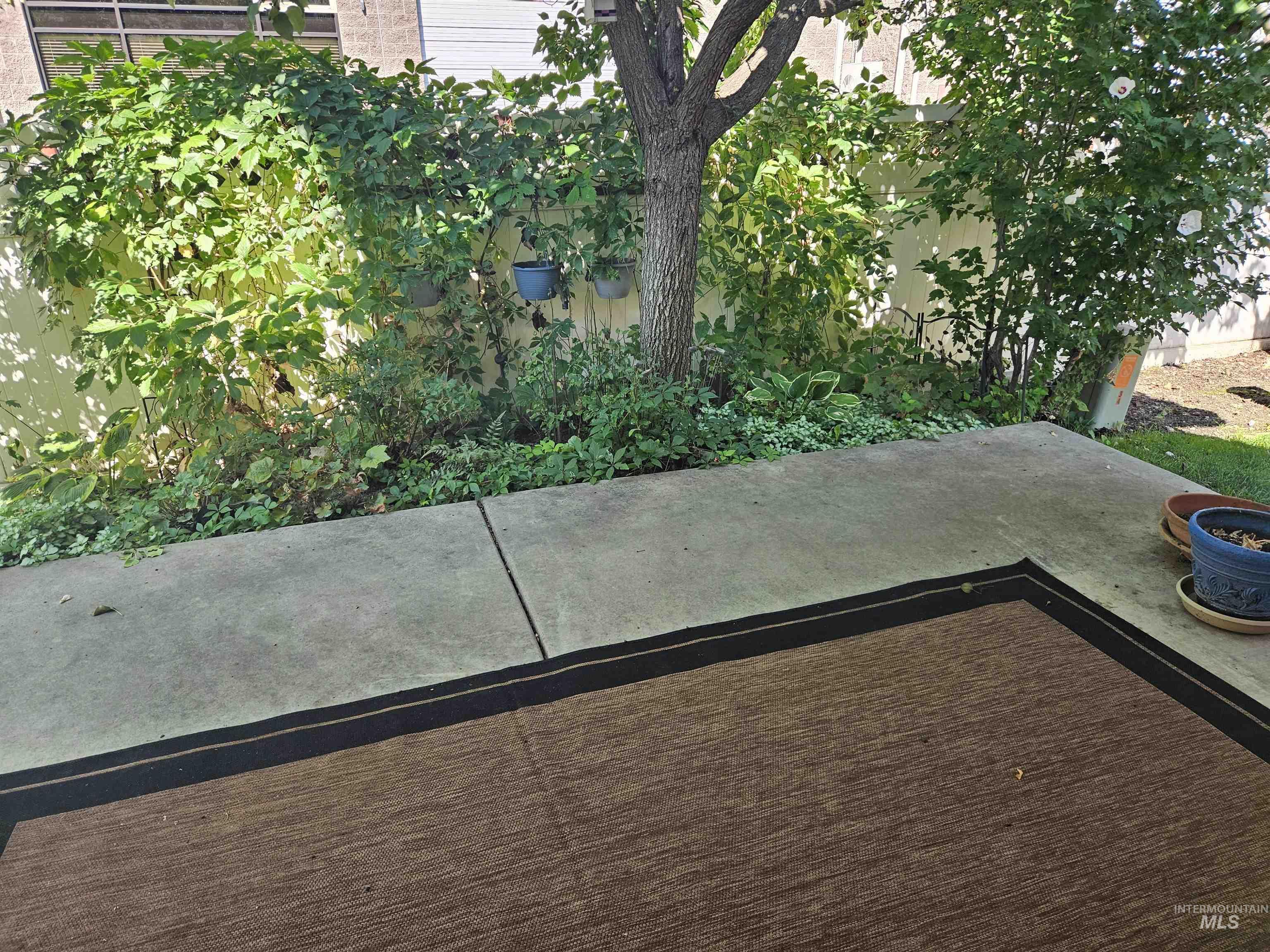 336 S Golden Eagle Lane, Eagle, Idaho 83616, 2 Bedrooms, 2 Bathrooms, Residential For Sale, Price $415,700,MLS 98960203