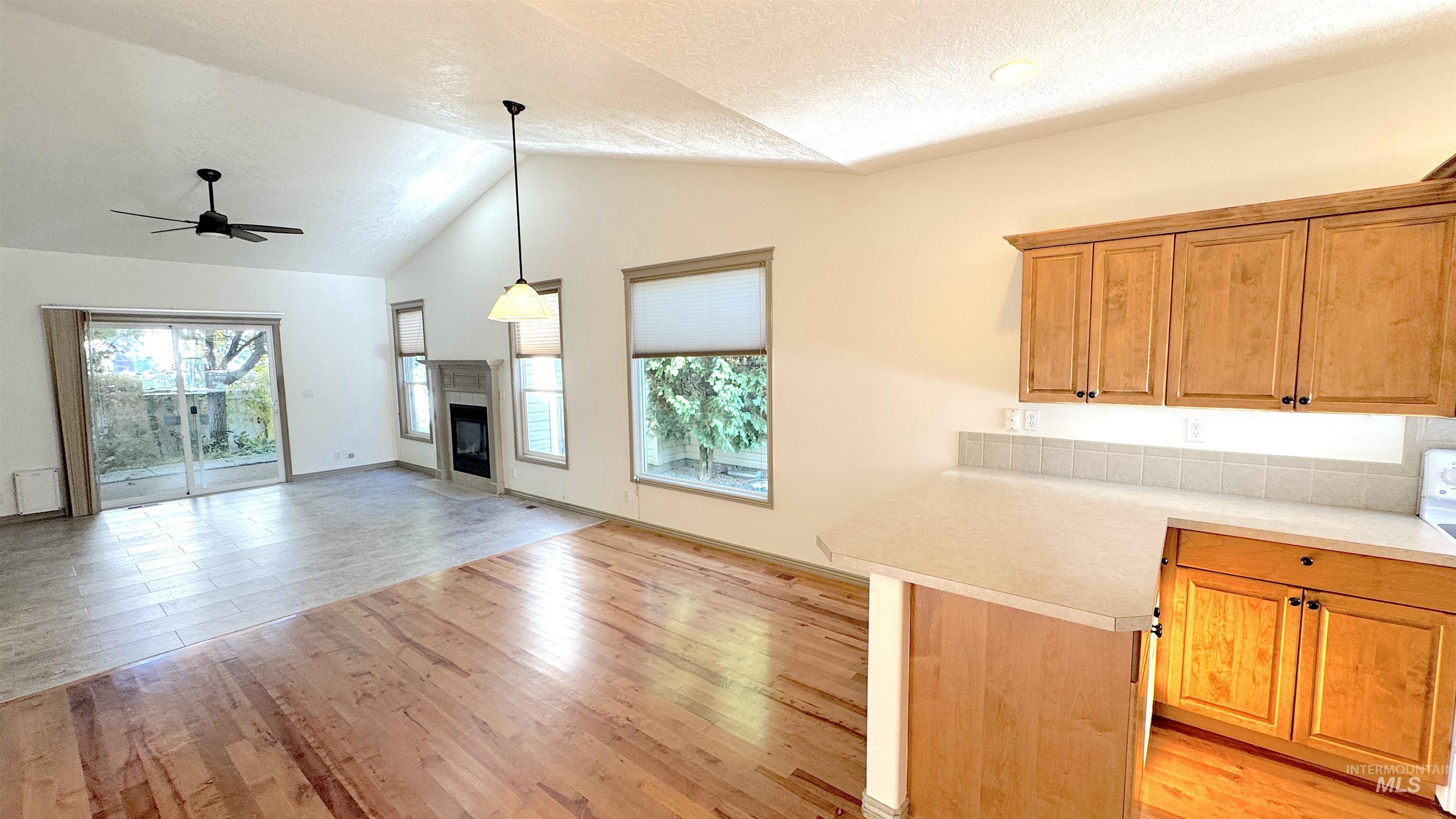 336 S Golden Eagle Lane, Eagle, Idaho 83616, 2 Bedrooms, 2 Bathrooms, Residential For Sale, Price $415,700,MLS 98960203