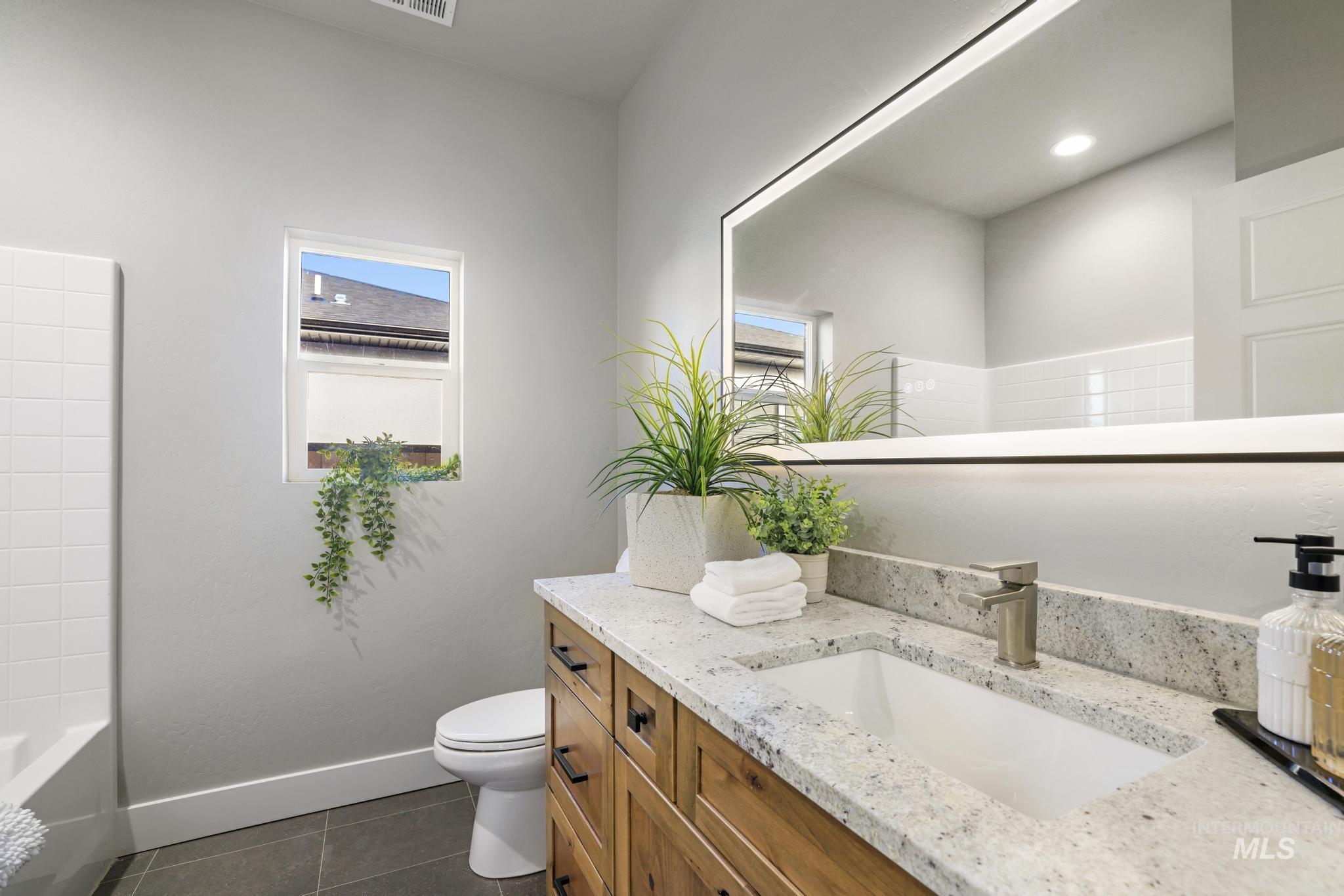 1597 Tule Dr, Twin Falls, Idaho 83301, 3 Bedrooms, 2 Bathrooms, Residential For Sale, Price $520,000, 98960208