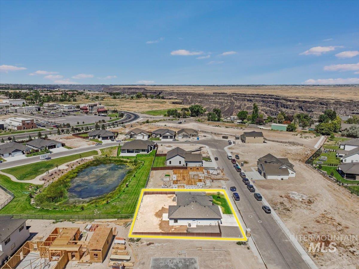 1597 Tule Dr, Twin Falls, Idaho 83301, 3 Bedrooms, 2 Bathrooms, Residential For Sale, Price $520,000, 98960208