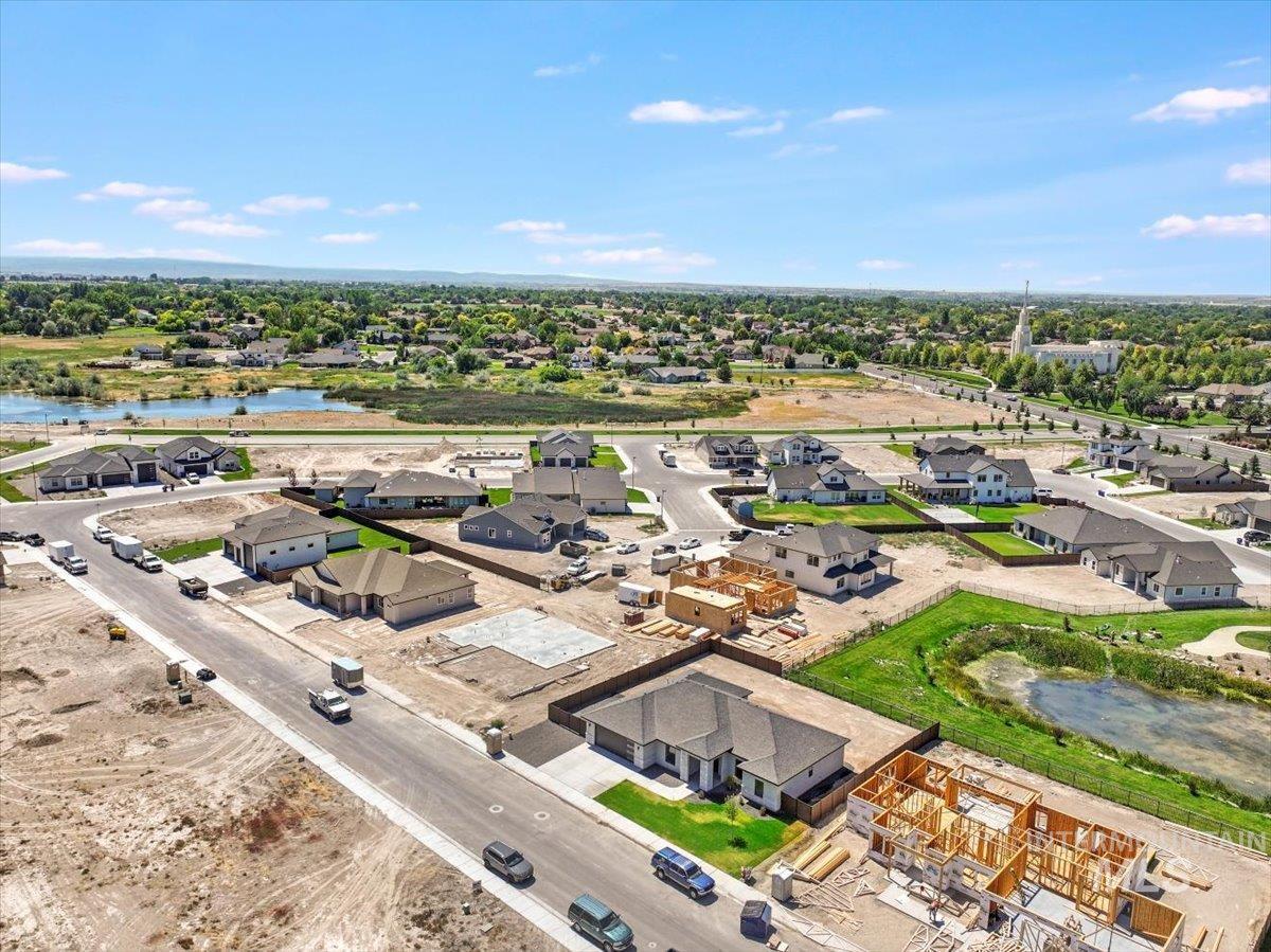 1597 Tule Dr, Twin Falls, Idaho 83301, 3 Bedrooms, 2 Bathrooms, Residential For Sale, Price $520,000, 98960208