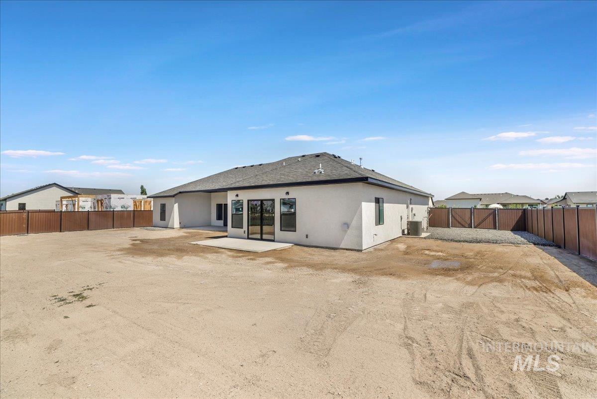 1597 Tule Dr, Twin Falls, Idaho 83301, 3 Bedrooms, 2 Bathrooms, Residential For Sale, Price $520,000, 98960208