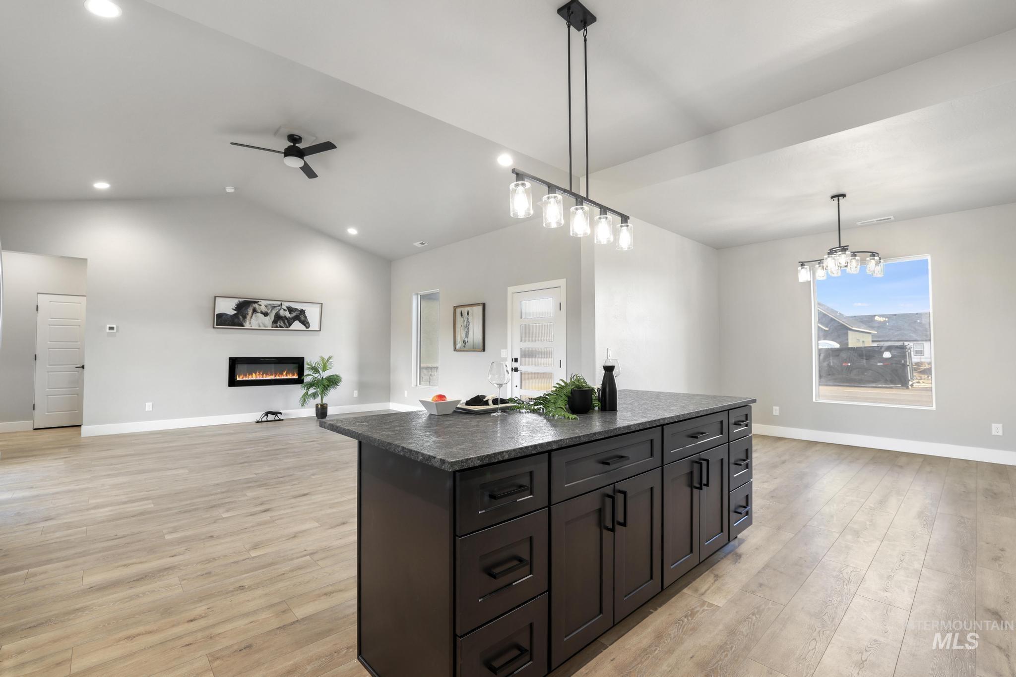 1597 Tule Dr, Twin Falls, Idaho 83301, 3 Bedrooms, 2 Bathrooms, Residential For Sale, Price $520,000, 98960208