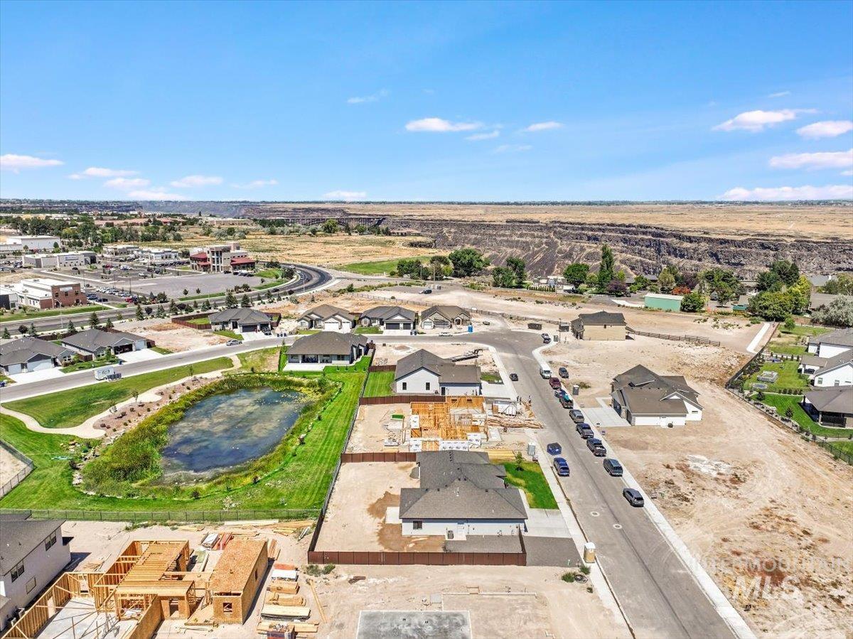 1597 Tule Dr, Twin Falls, Idaho 83301, 3 Bedrooms, 2 Bathrooms, Residential For Sale, Price $520,000, 98960208