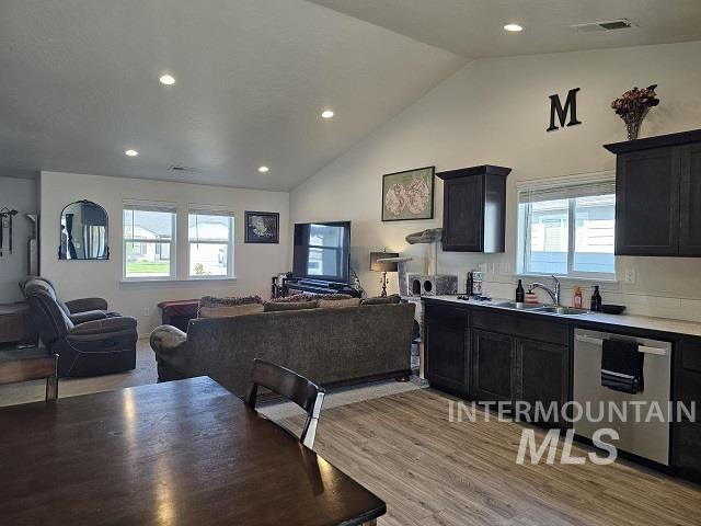 18560 White Rose Pl, Nampa, Idaho 83687, 3 Bedrooms, 2 Bathrooms, Residential For Sale, Price $379,500,MLS 98960210