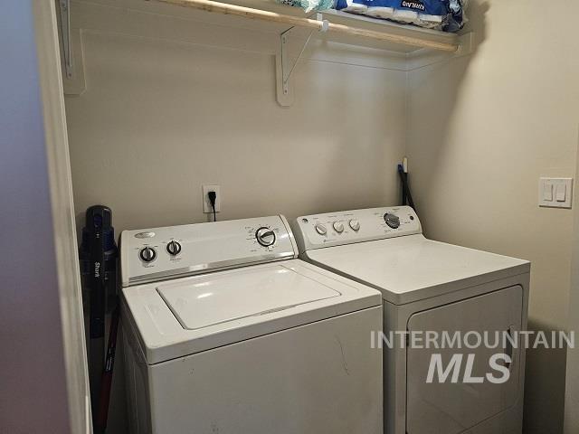 18560 White Rose Pl, Nampa, Idaho 83687, 3 Bedrooms, 2 Bathrooms, Residential For Sale, Price $379,500,MLS 98960210