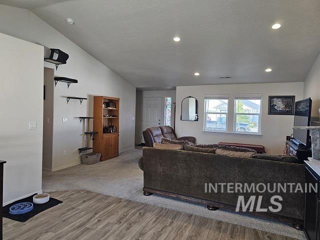 18560 White Rose Pl, Nampa, Idaho 83687, 3 Bedrooms, 2 Bathrooms, Residential For Sale, Price $379,500,MLS 98960210