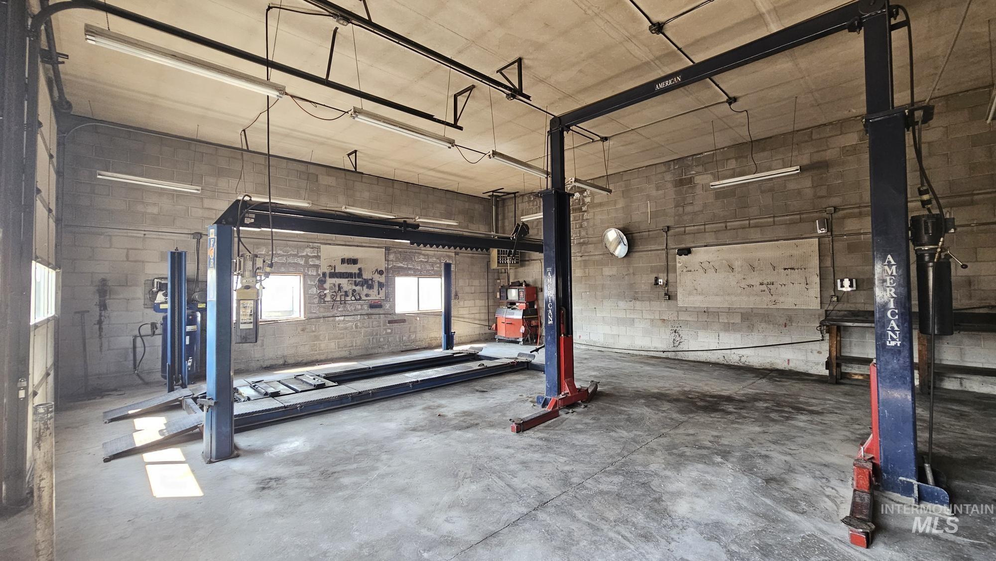 129 Broadway Ave S, Buhl, Idaho 83316, Business/Commercial For Sale, Price $412,000,MLS 98960227