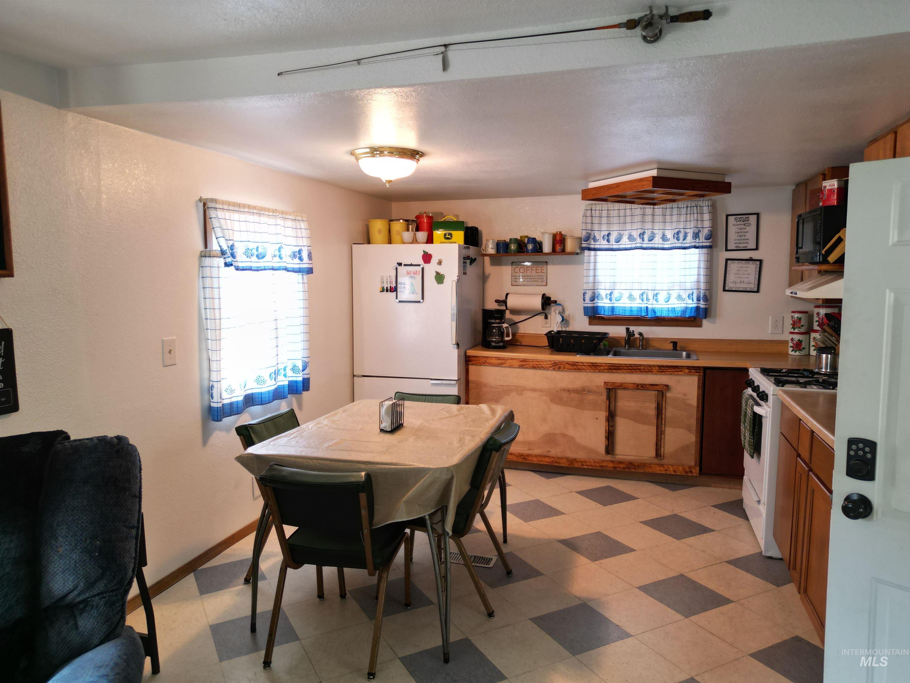 8395 Hwy 21, Lowman, Idaho 83637, 2 Bedrooms, 2 Bathrooms, Residential For Sale, Price $249,000,MLS 98960268