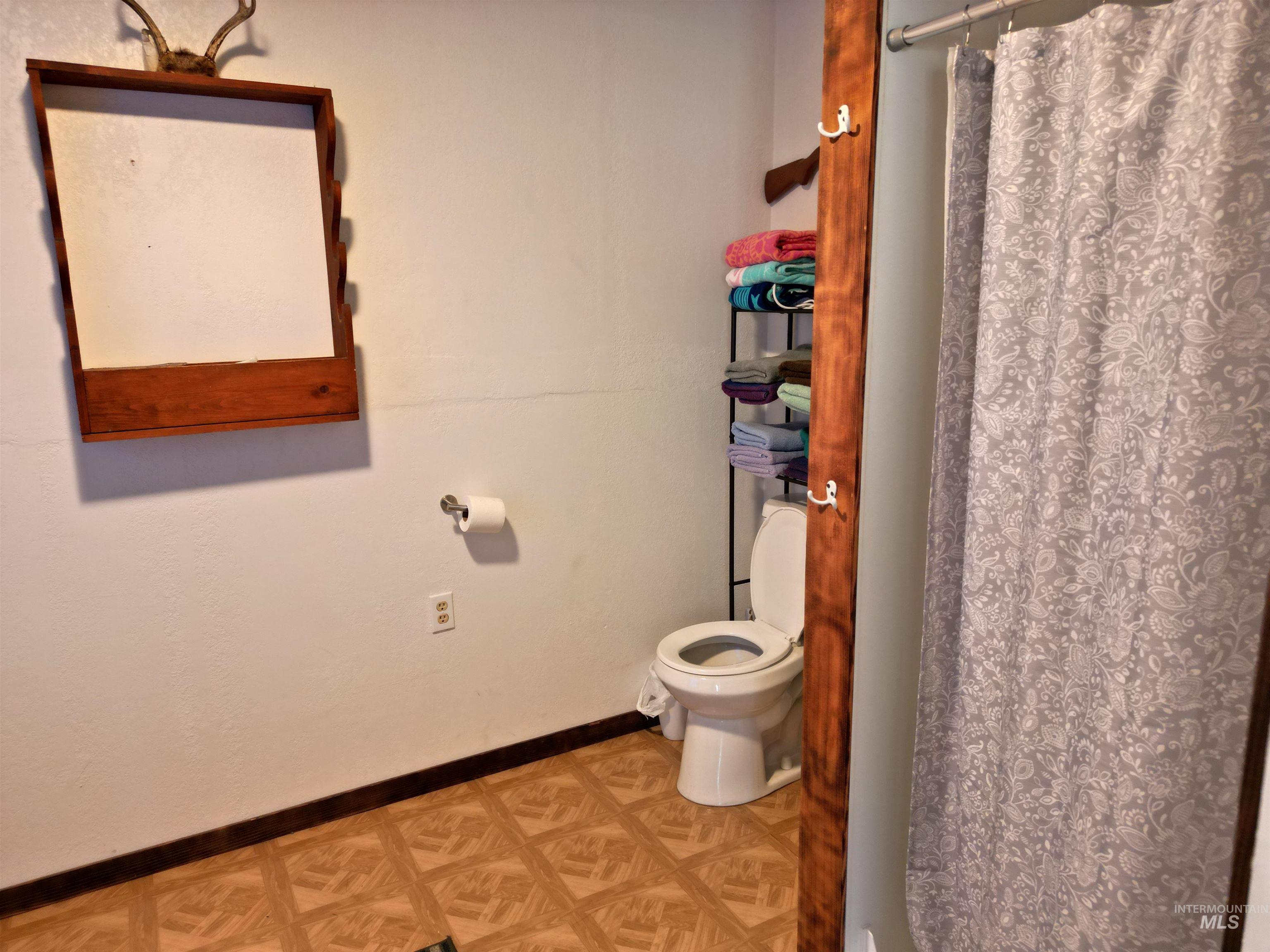 8395 Hwy 21, Lowman, Idaho 83637, 2 Bedrooms, 2 Bathrooms, Residential For Sale, Price $249,000,MLS 98960268