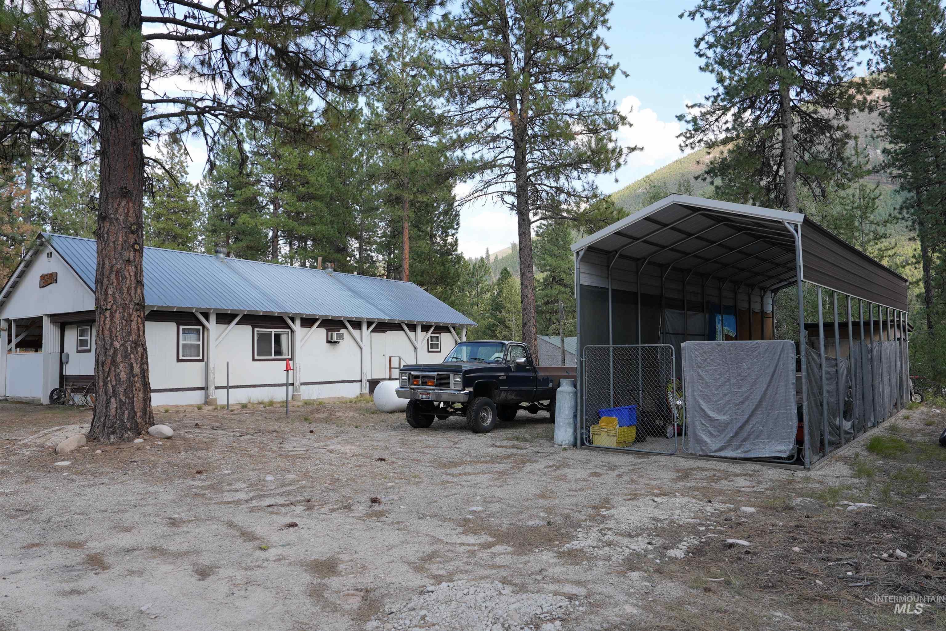 8395 Hwy 21, Lowman, Idaho 83637, 2 Bedrooms, 2 Bathrooms, Residential For Sale, Price $249,000,MLS 98960268