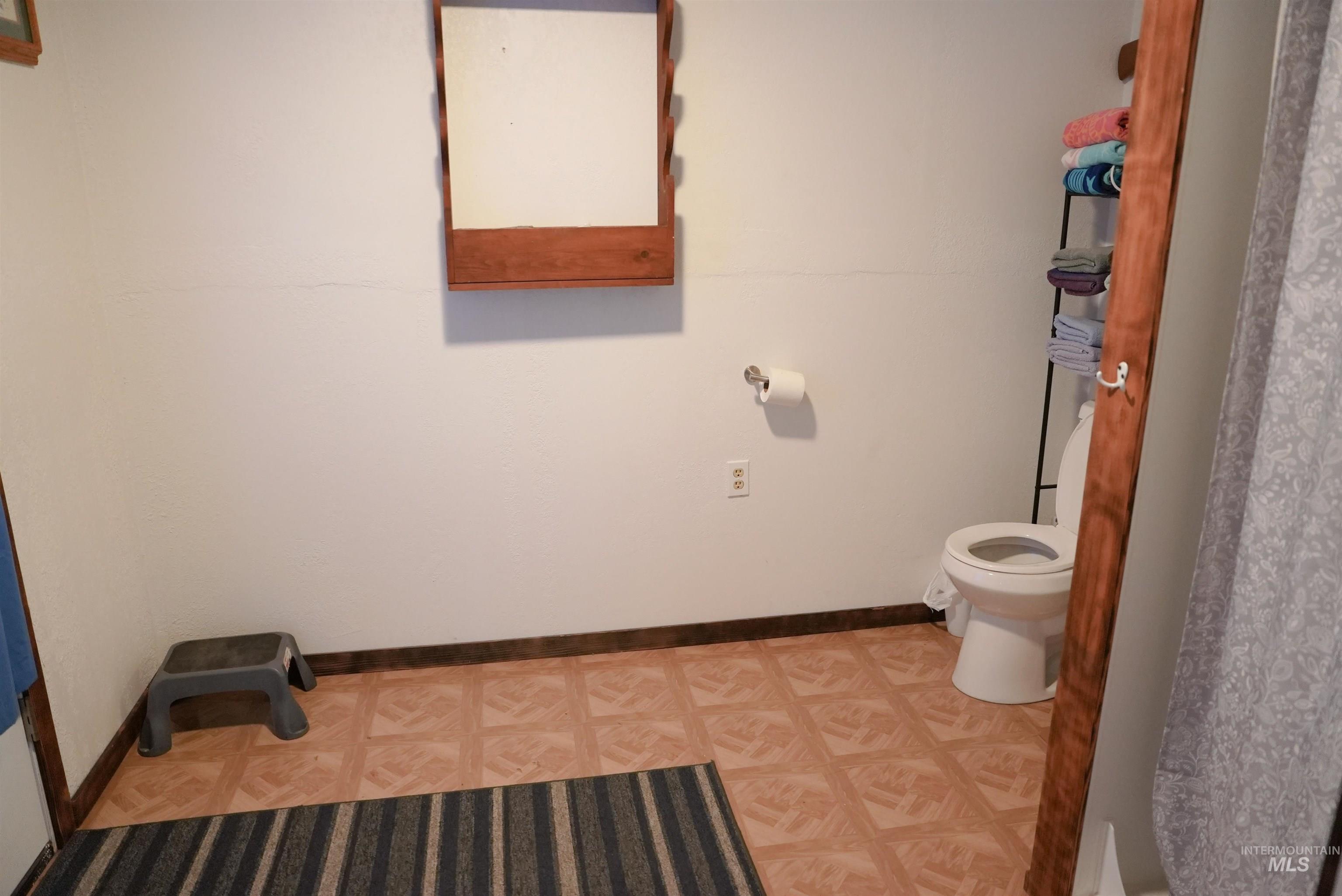 8395 Hwy 21, Lowman, Idaho 83637, 2 Bedrooms, 2 Bathrooms, Residential For Sale, Price $249,000,MLS 98960268