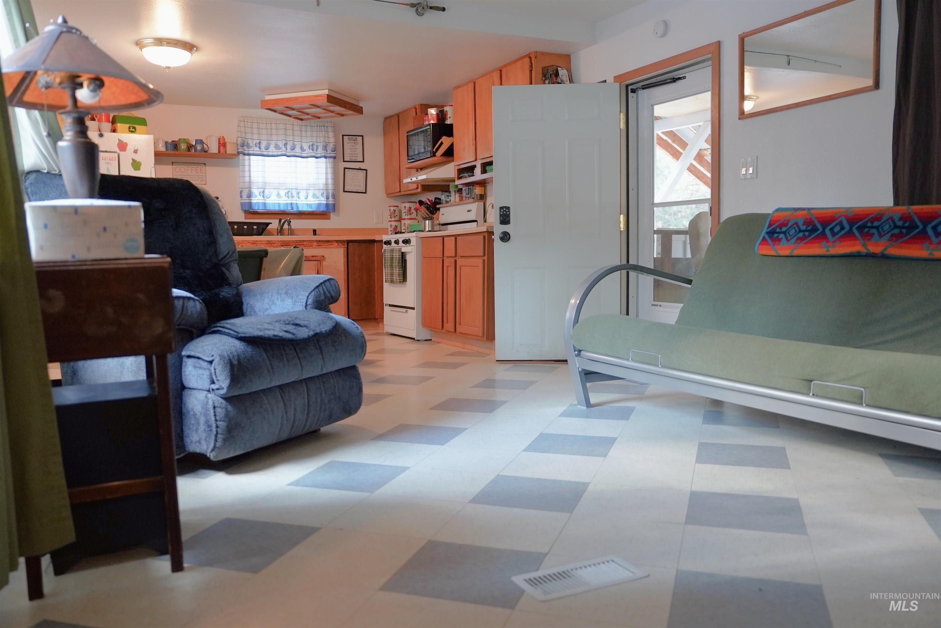 8395 Hwy 21, Lowman, Idaho 83637, 2 Bedrooms, 2 Bathrooms, Residential For Sale, Price $249,000,MLS 98960268