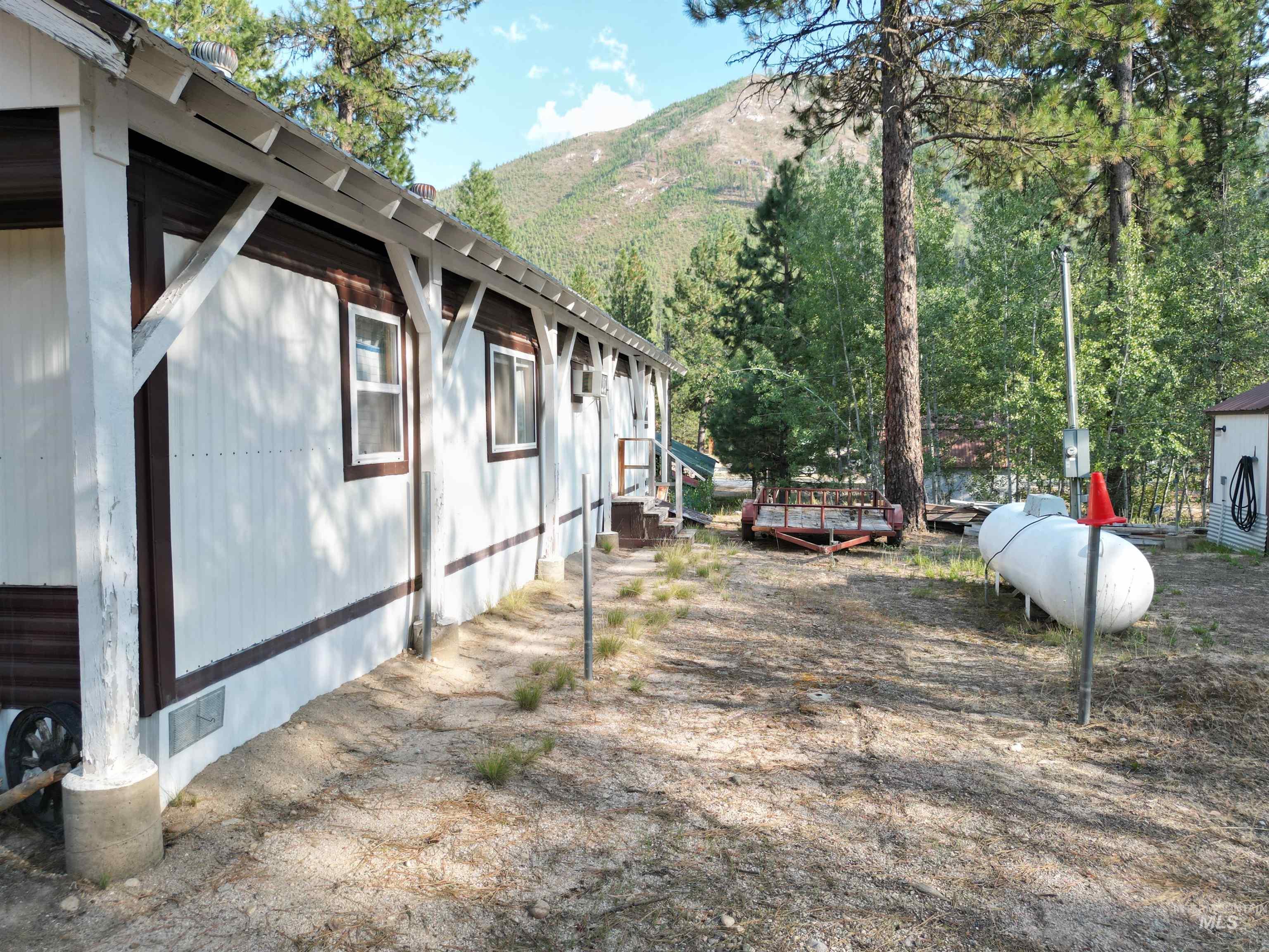 8395 Hwy 21, Lowman, Idaho 83637, 2 Bedrooms, 2 Bathrooms, Residential For Sale, Price $249,000,MLS 98960268