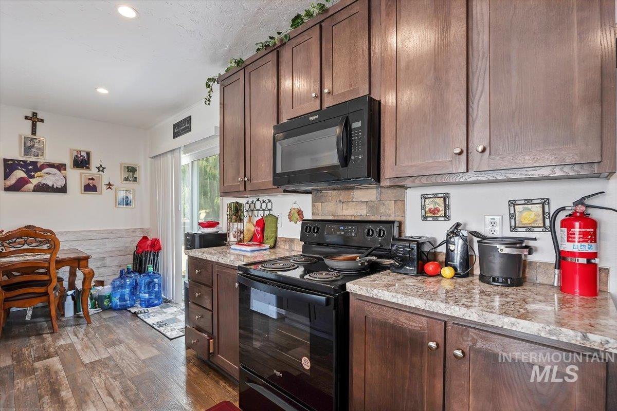 121 Sunset Dr. N, Hagerman, Idaho 83332, 3 Bedrooms, 2 Bathrooms, Residential For Sale, Price $339,900, 98960272