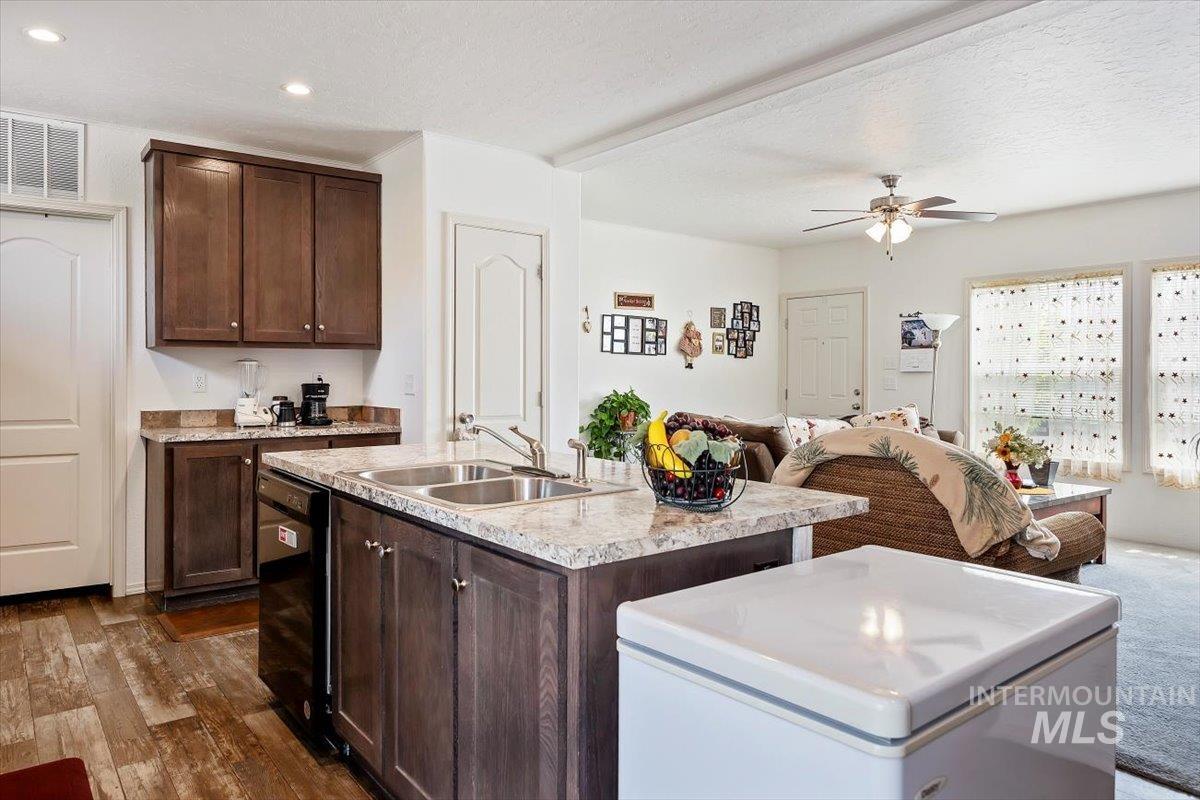121 Sunset Dr. N, Hagerman, Idaho 83332, 3 Bedrooms, 2 Bathrooms, Residential For Sale, Price $339,900, 98960272