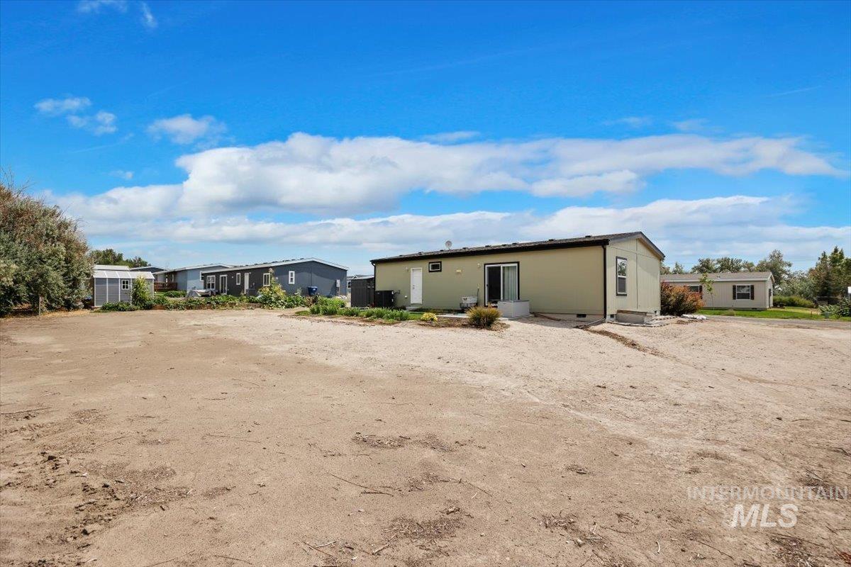 121 Sunset Dr. N, Hagerman, Idaho 83332, 3 Bedrooms, 2 Bathrooms, Residential For Sale, Price $339,900, 98960272