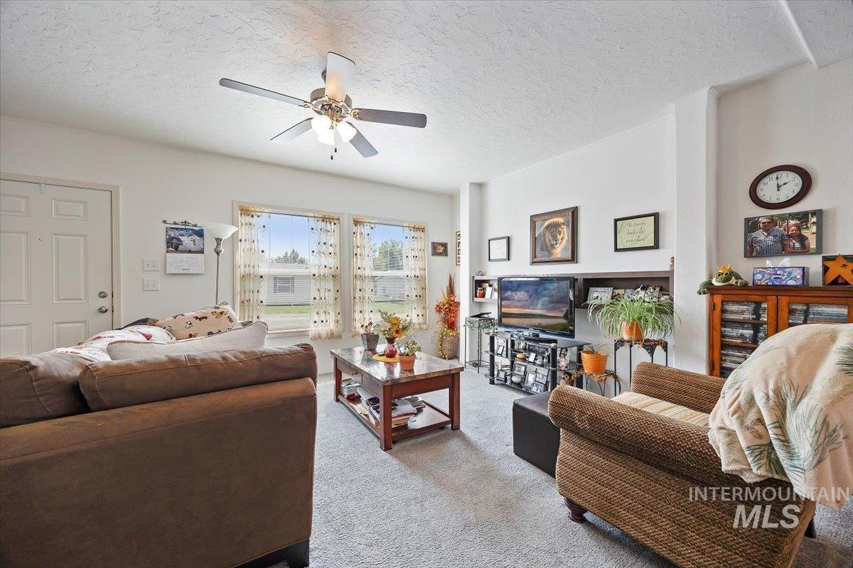 121 Sunset Dr. N, Hagerman, Idaho 83332, 3 Bedrooms, 2 Bathrooms, Residential For Sale, Price $339,900, 98960272