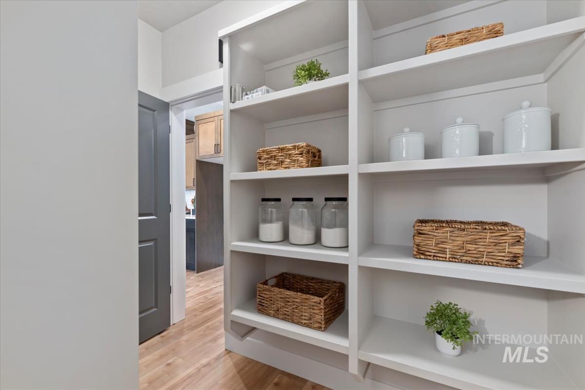 6240 N Holly Springs Ln, Eagle, Idaho 83616, 3 Bedrooms, 2.5 Bathrooms, Residential For Sale, Price $454,800, 98960282