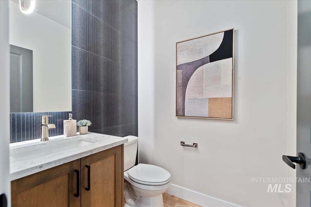 6240 N Holly Springs Ln, Eagle, Idaho 83616, 3 Bedrooms, 2.5 Bathrooms, Residential For Sale, Price $454,800, 98960282