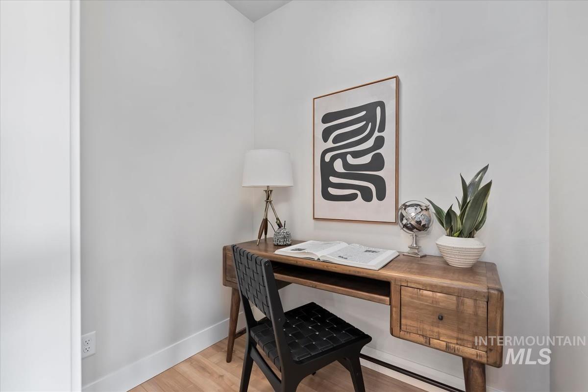 6240 N Holly Springs Ln, Eagle, Idaho 83616, 3 Bedrooms, 2.5 Bathrooms, Residential For Sale, Price $454,800, 98960282