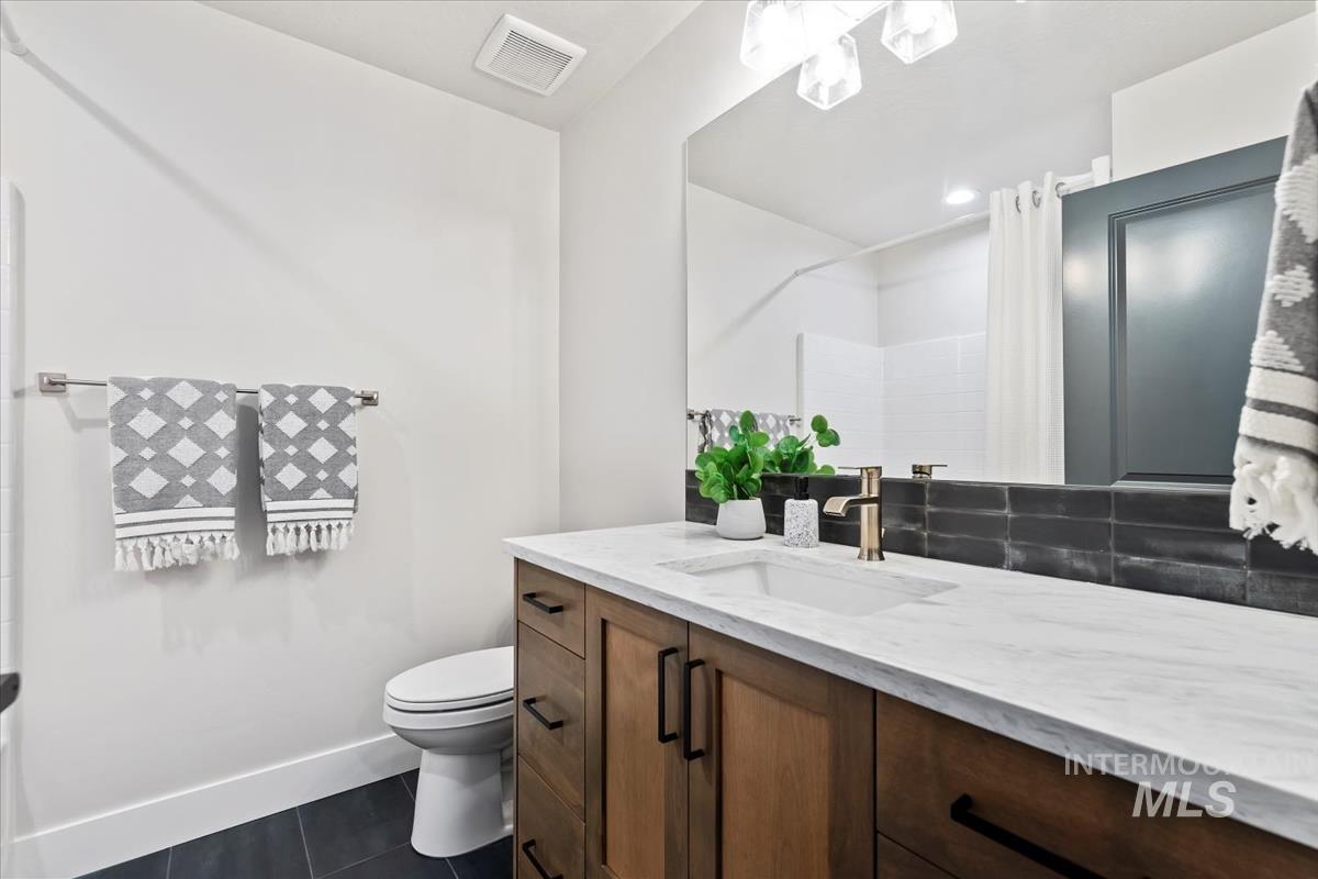 6240 N Holly Springs Ln, Eagle, Idaho 83616, 3 Bedrooms, 2.5 Bathrooms, Residential For Sale, Price $454,800, 98960282