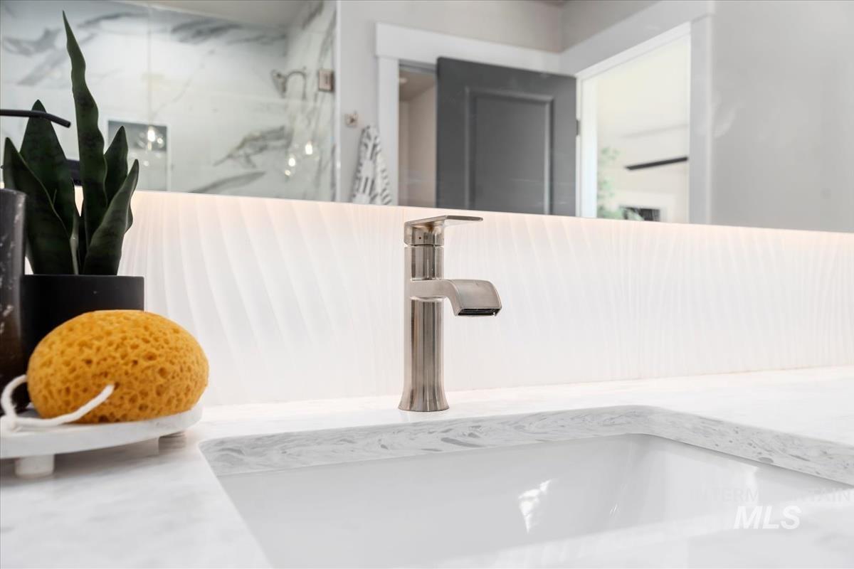 6240 N Holly Springs Ln, Eagle, Idaho 83616, 3 Bedrooms, 2.5 Bathrooms, Residential For Sale, Price $454,800, 98960282