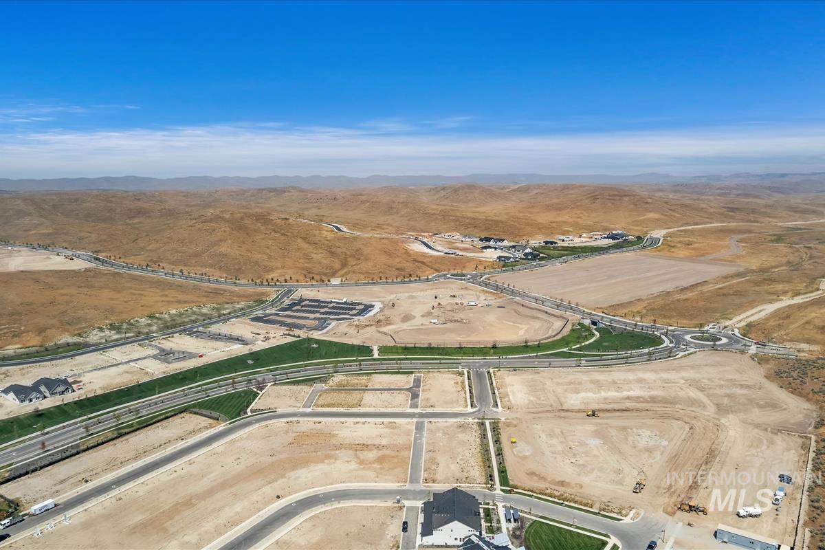 6240 N Holly Springs Ln, Eagle, Idaho 83616, 3 Bedrooms, 2.5 Bathrooms, Residential For Sale, Price $454,800, 98960282