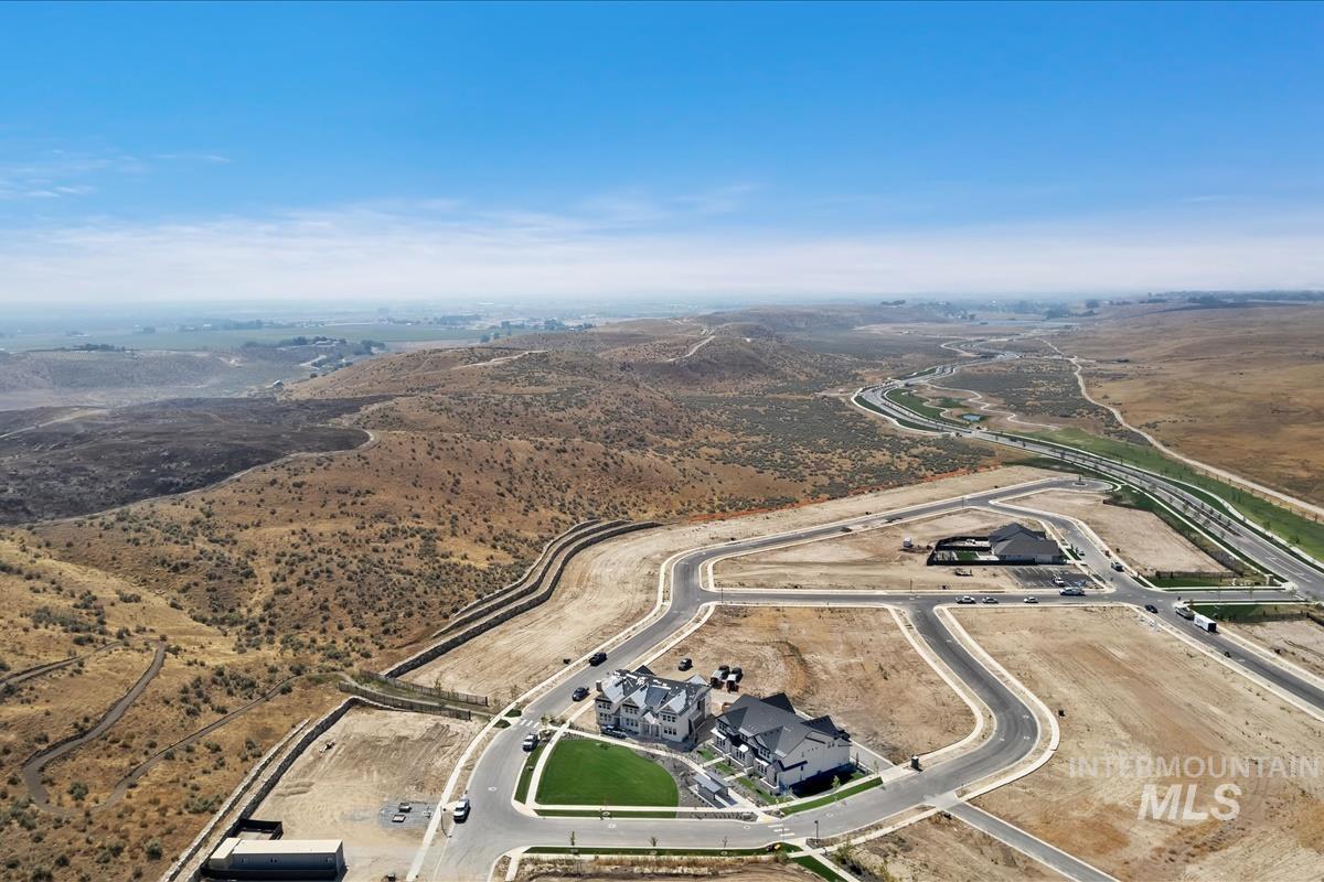 6240 N Holly Springs Ln, Eagle, Idaho 83616, 3 Bedrooms, 2.5 Bathrooms, Residential For Sale, Price $454,800, 98960282