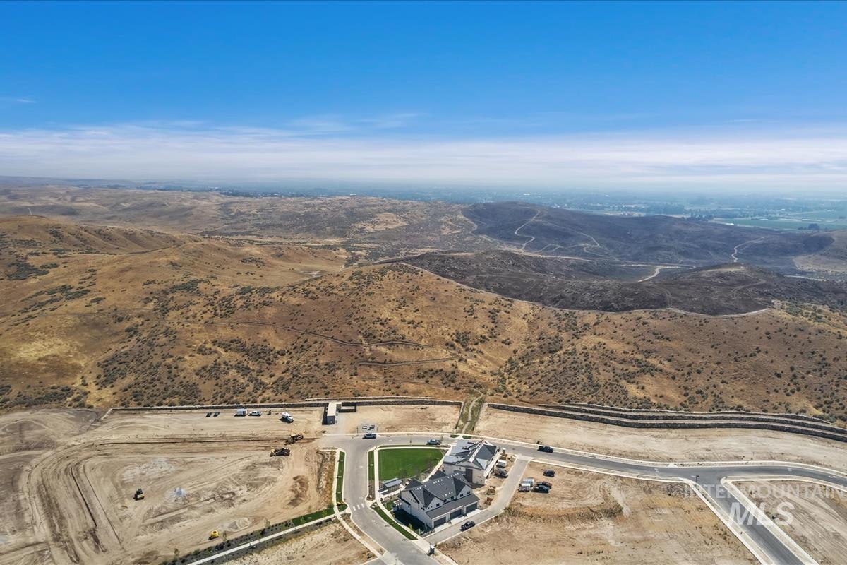 6240 N Holly Springs Ln, Eagle, Idaho 83616, 3 Bedrooms, 2.5 Bathrooms, Residential For Sale, Price $454,800, 98960282