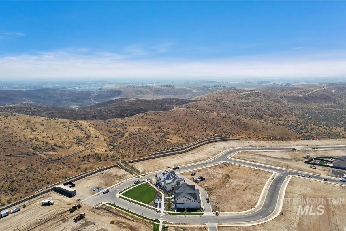 6240 N Holly Springs Ln, Eagle, Idaho 83616, 3 Bedrooms, 2.5 Bathrooms, Residential For Sale, Price $454,800, 98960282