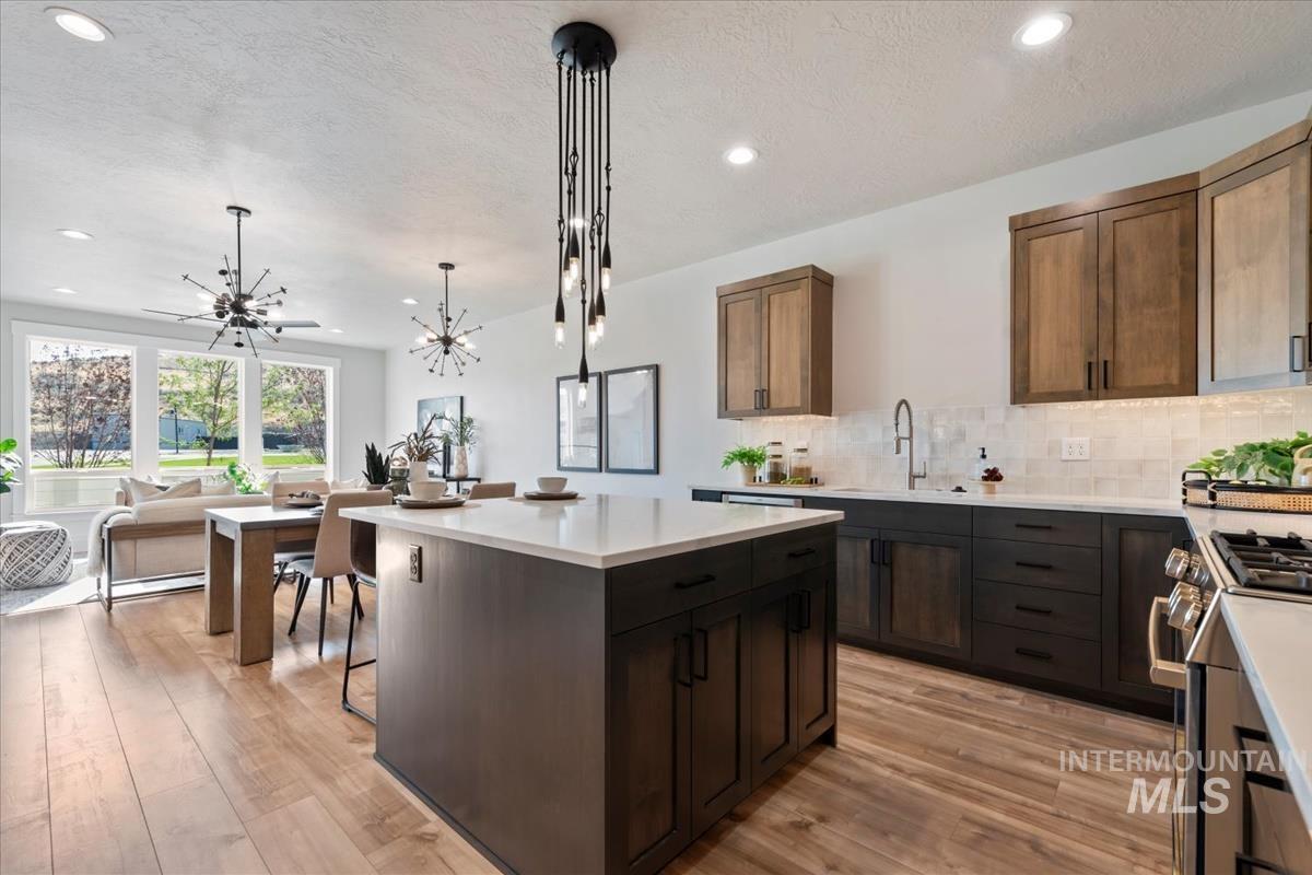 6240 N Holly Springs Ln, Eagle, Idaho 83616, 3 Bedrooms, 2.5 Bathrooms, Residential For Sale, Price $454,800, 98960282