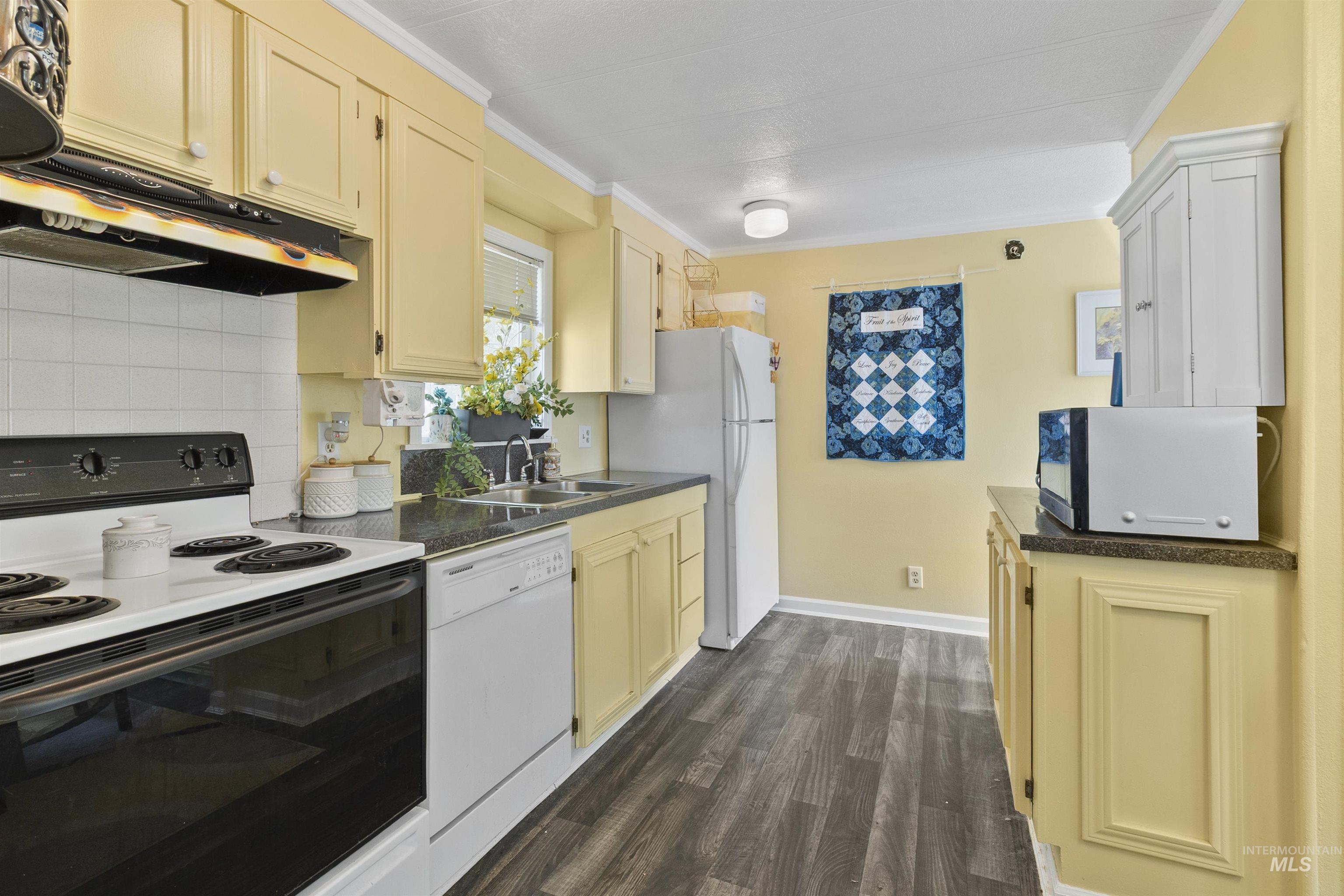 411 N Almon, Moscow, Idaho 83843, 3 Bedrooms, 2 Bathrooms, Residential For Sale, Price $80,000,MLS 98960292