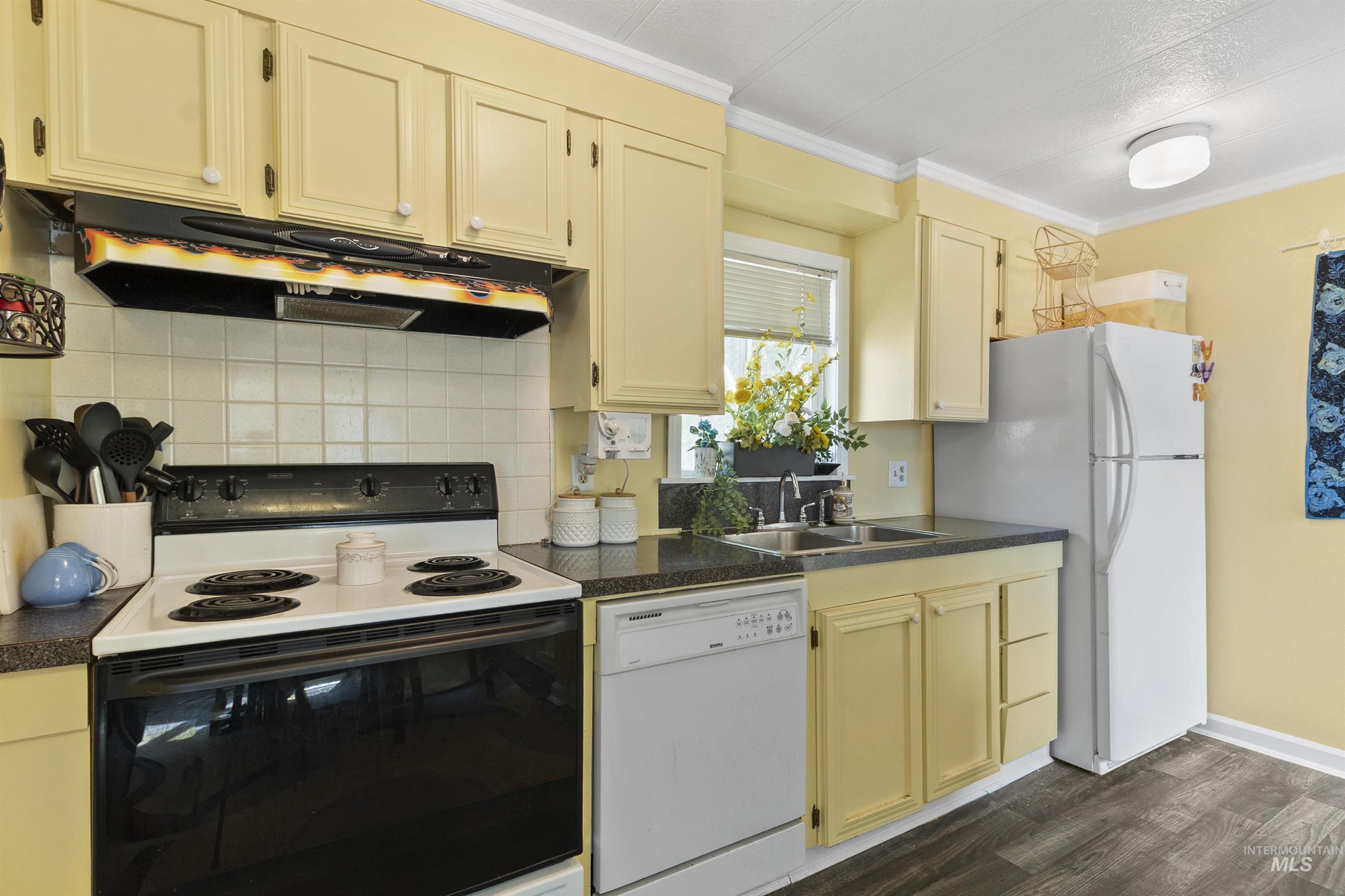 411 N Almon, Moscow, Idaho 83843, 3 Bedrooms, 2 Bathrooms, Residential For Sale, Price $80,000,MLS 98960292