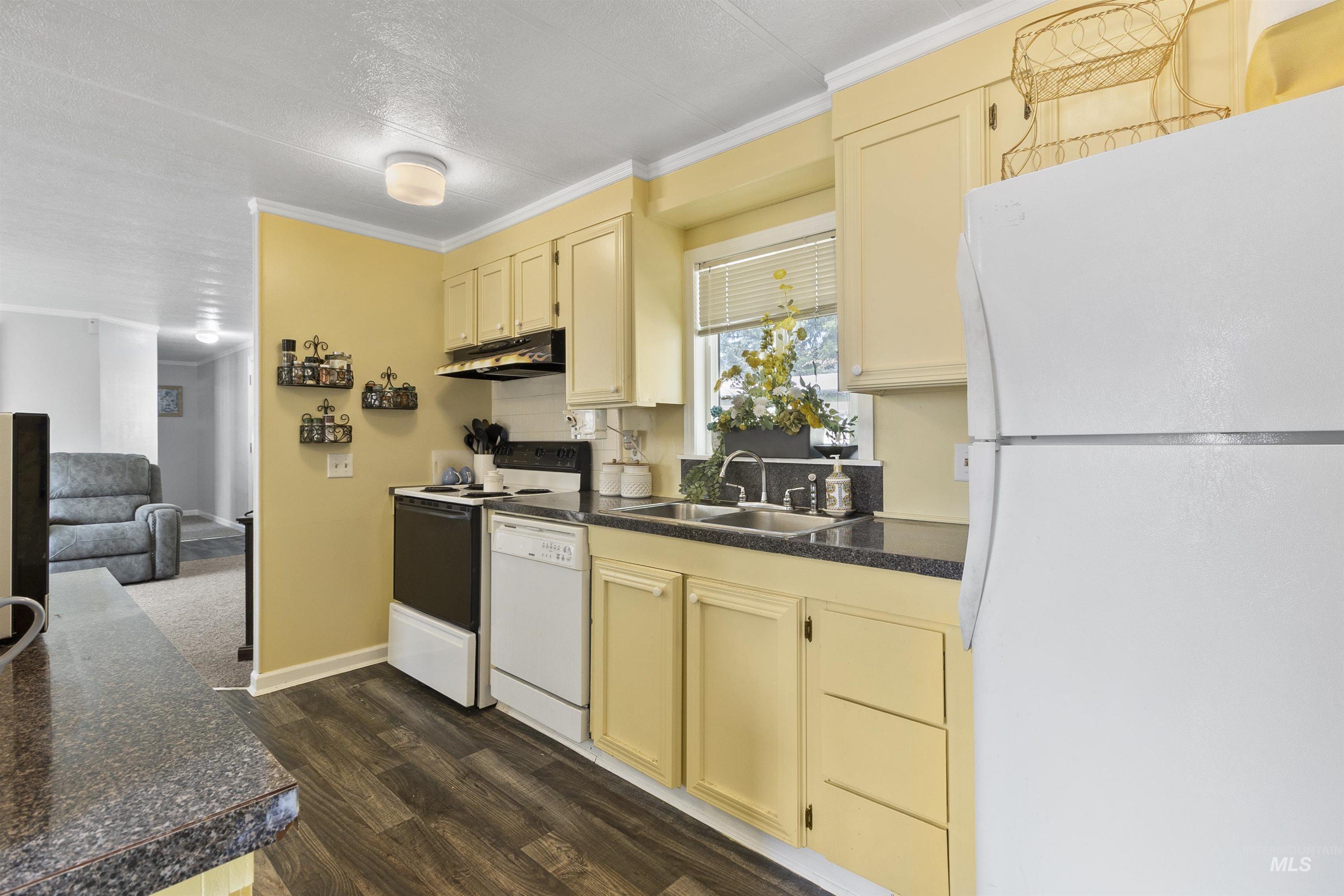 411 N Almon, Moscow, Idaho 83843, 3 Bedrooms, 2 Bathrooms, Residential For Sale, Price $80,000,MLS 98960292