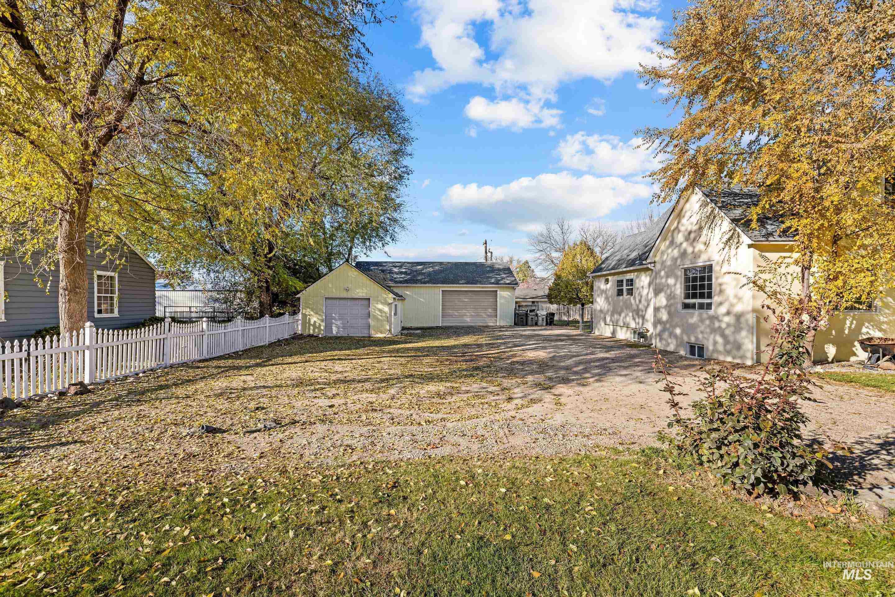 77 N Yale, Nampa, Idaho 83651, 6 Bedrooms, 2 Bathrooms, Residential For Sale, Price $479,800,MLS 98960302