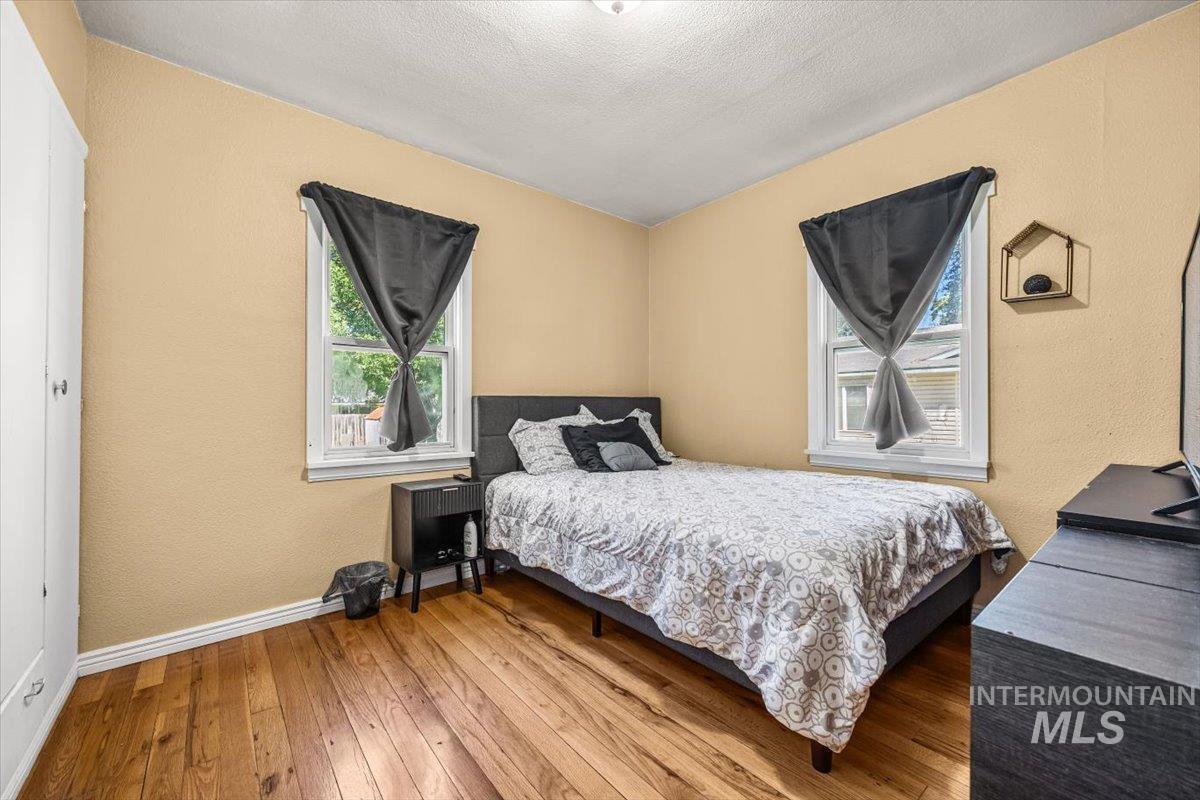 77 N Yale, Nampa, Idaho 83651, 6 Bedrooms, 2 Bathrooms, Residential For Sale, Price $479,800,MLS 98960302