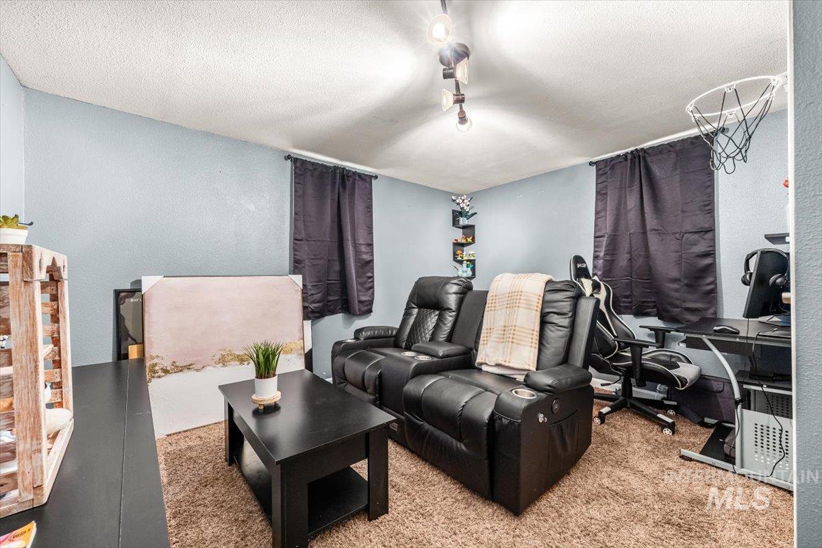 77 N Yale, Nampa, Idaho 83651, 6 Bedrooms, 2 Bathrooms, Residential For Sale, Price $479,800,MLS 98960302