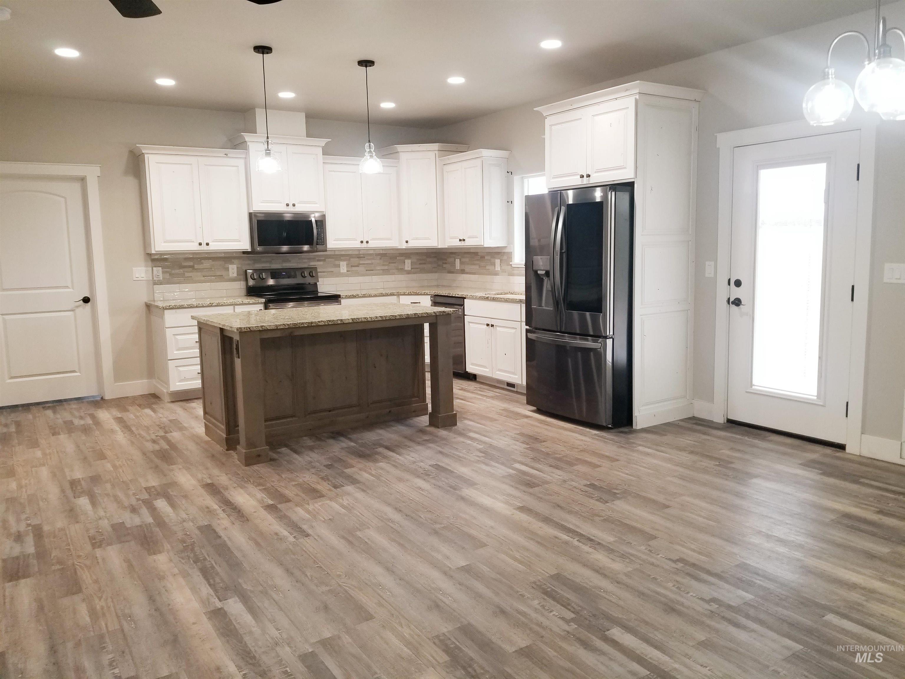 212 Fafnir Drive, Kimberly, Idaho 83341, 3 Bedrooms, 2 Bathrooms, Residential For Sale, Price $534,000,MLS 98960315