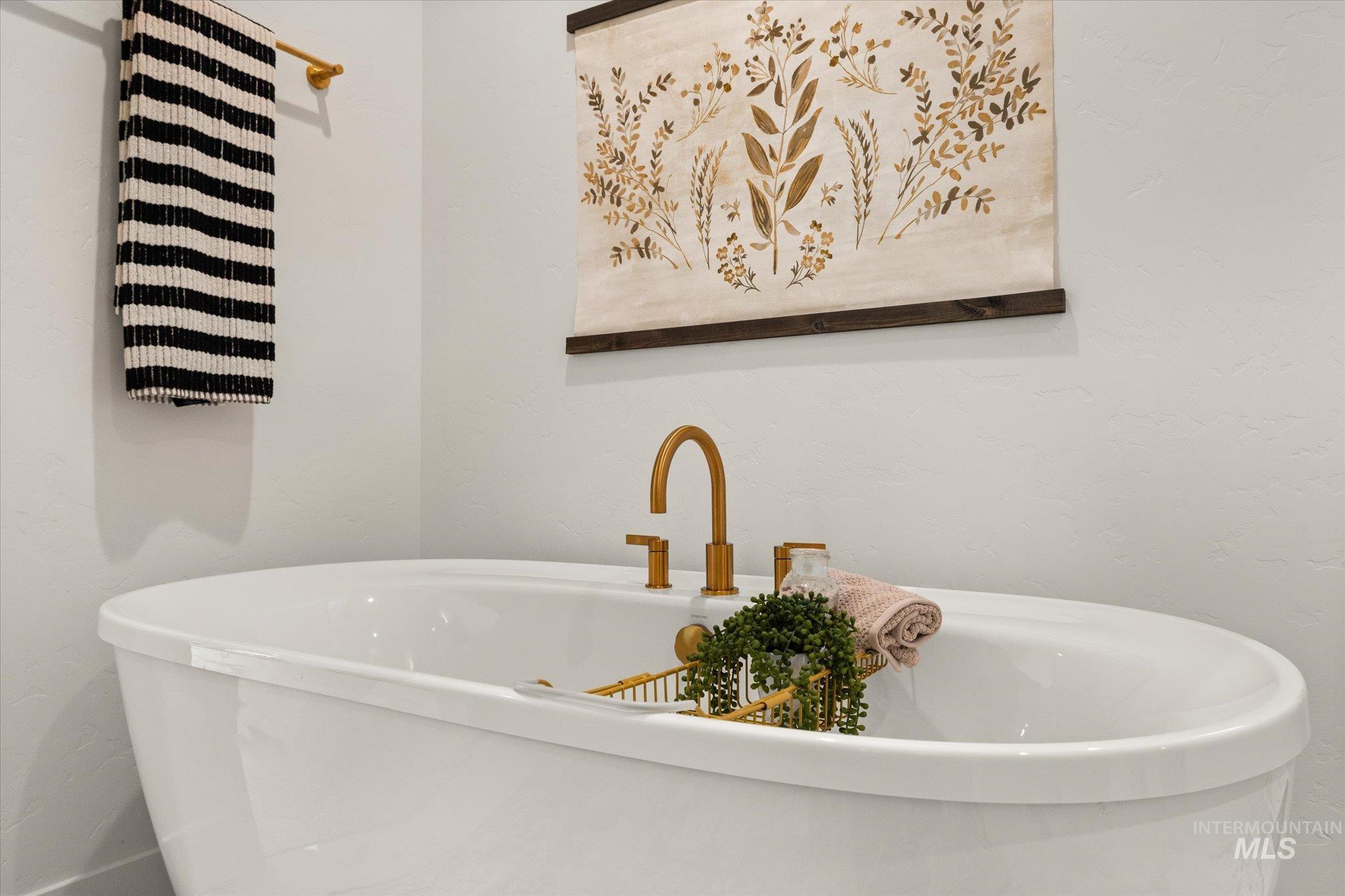 22909 Cirrus View, Caldwell, Idaho 83607, 3 Bedrooms, 2.5 Bathrooms, Residential For Sale, Price $1,050,000,MLS 98960373