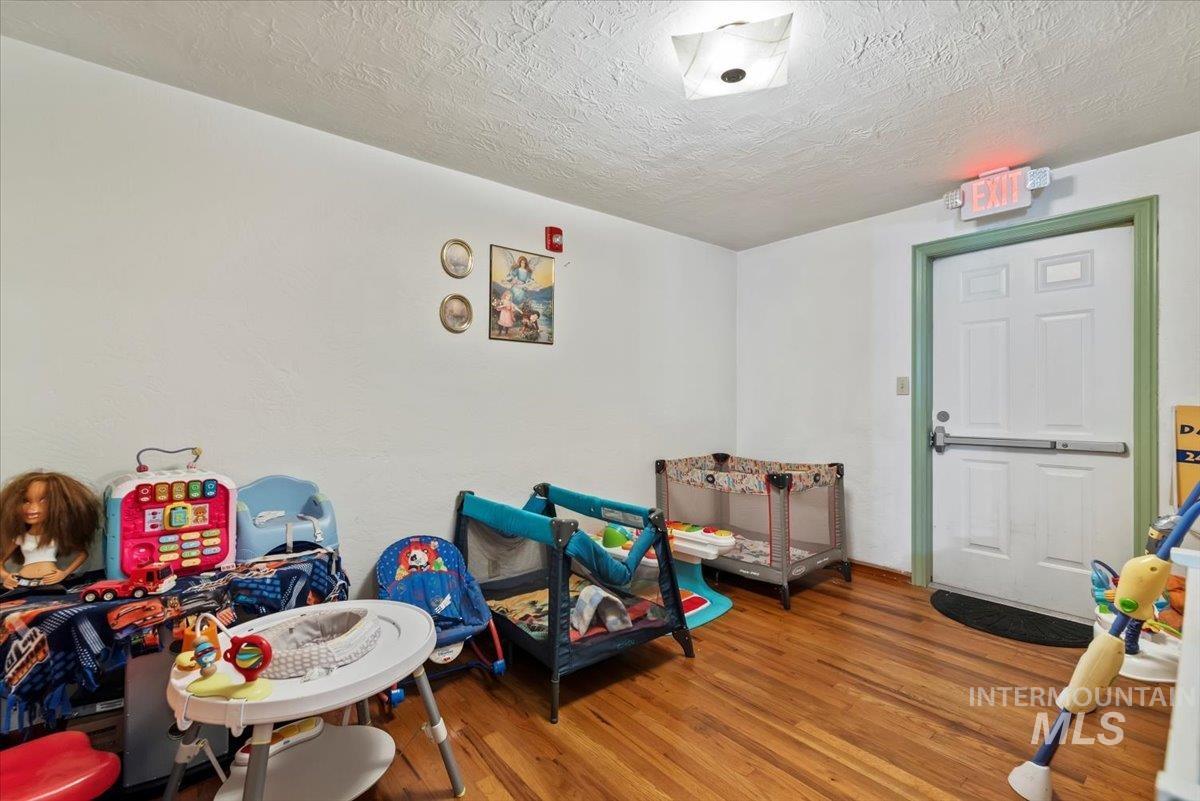 515 N 16th Ave, Nampa, Idaho 83687, 3 Bedrooms, 2 Bathrooms, Residential For Sale, Price $479,900, 98960413