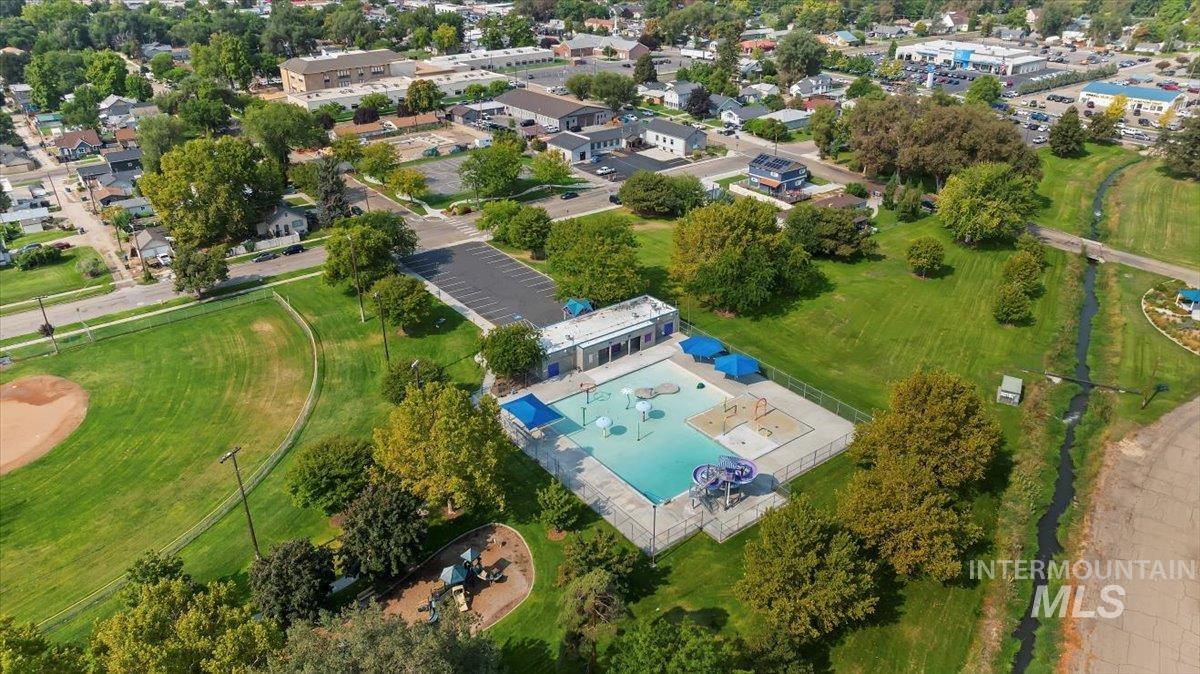 515 N 16th Ave, Nampa, Idaho 83687, 3 Bedrooms, 2 Bathrooms, Residential For Sale, Price $479,900, 98960413