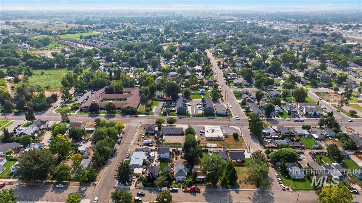 515 N 16th Ave, Nampa, Idaho 83687, 3 Bedrooms, 2 Bathrooms, Residential For Sale, Price $479,900, 98960413