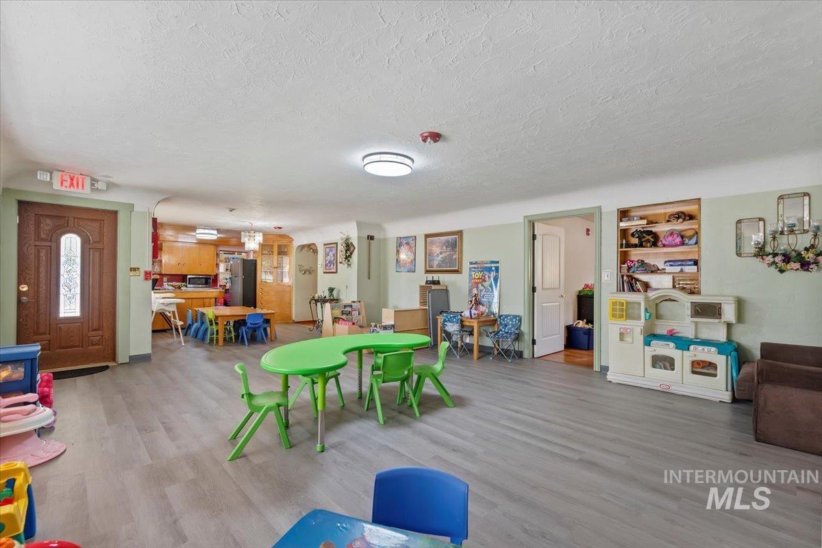 515 N 16th Ave, Nampa, Idaho 83687, 3 Bedrooms, 2 Bathrooms, Residential For Sale, Price $479,900, 98960413