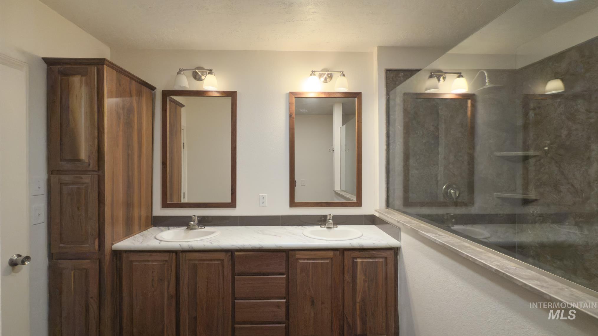 23425 Bachman Grade Rd, Murphy, Idaho 83650, 4 Bedrooms, 2 Bathrooms, Farm & Ranch For Sale, Price $630,000,MLS 98960414