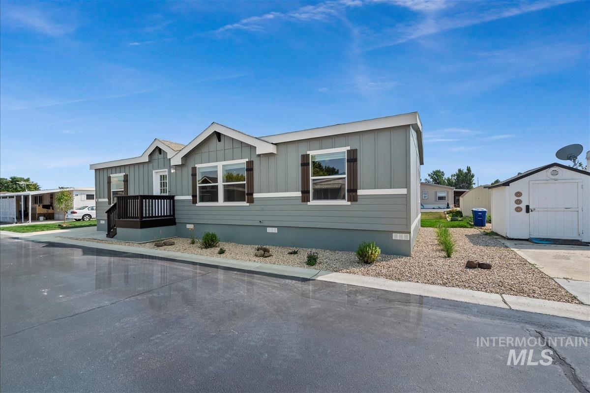 914 N Midland Blvd, Nampa, Idaho 83651, 3 Bedrooms, 2 Bathrooms, Residential For Sale, Price $180,000, 98960430