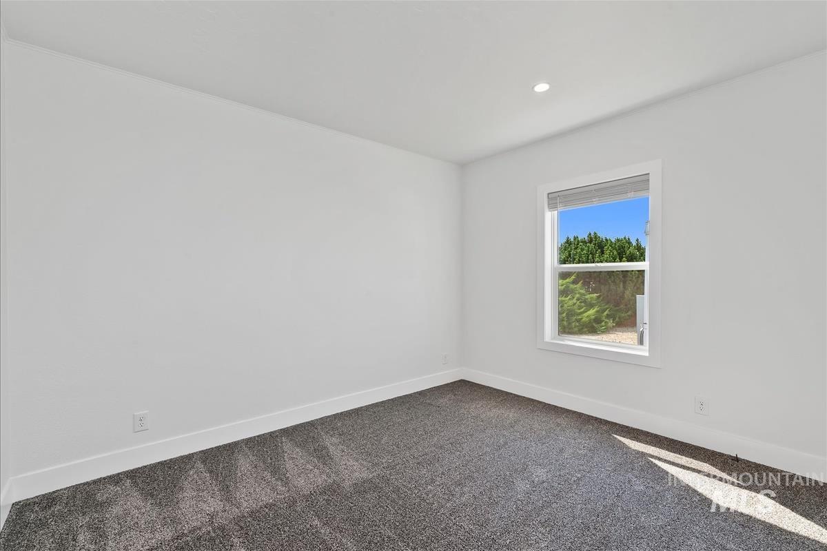 914 N Midland Blvd, Nampa, Idaho 83651, 3 Bedrooms, 2 Bathrooms, Residential For Sale, Price $179,500, 98960430